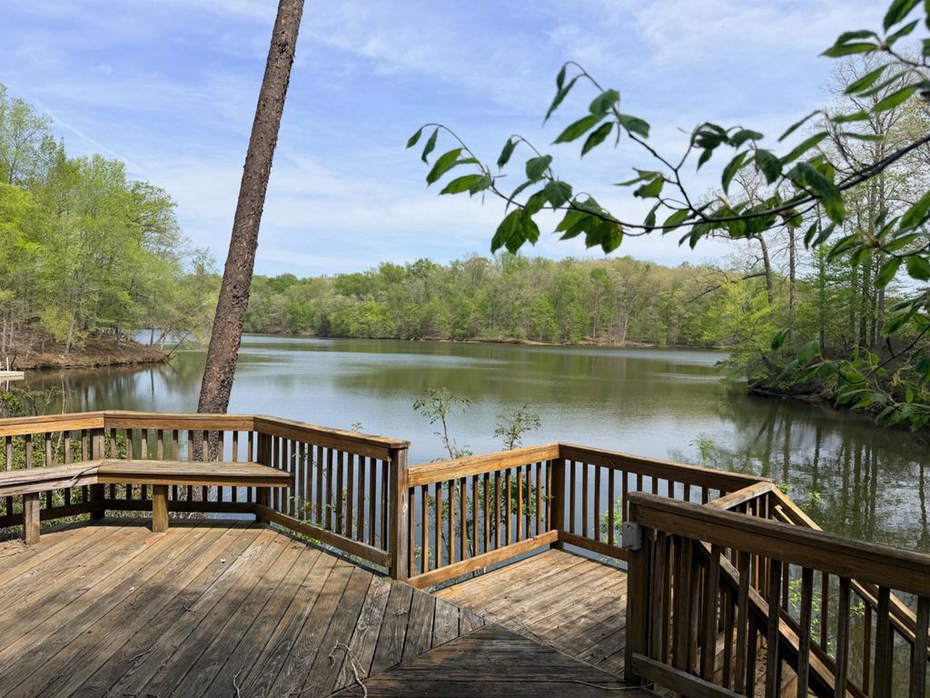Photo of 4496 Occoquan View Court, WOODBRIDGE, VA 22192 (MLS # VAPW2117650)