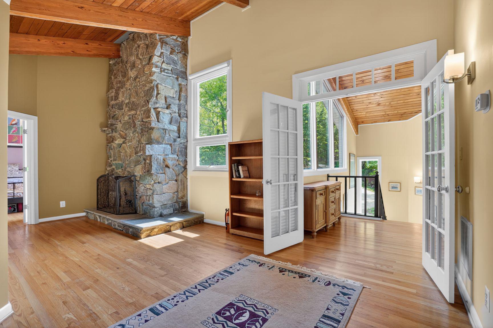 LAKE OCCOQUAN - Residential