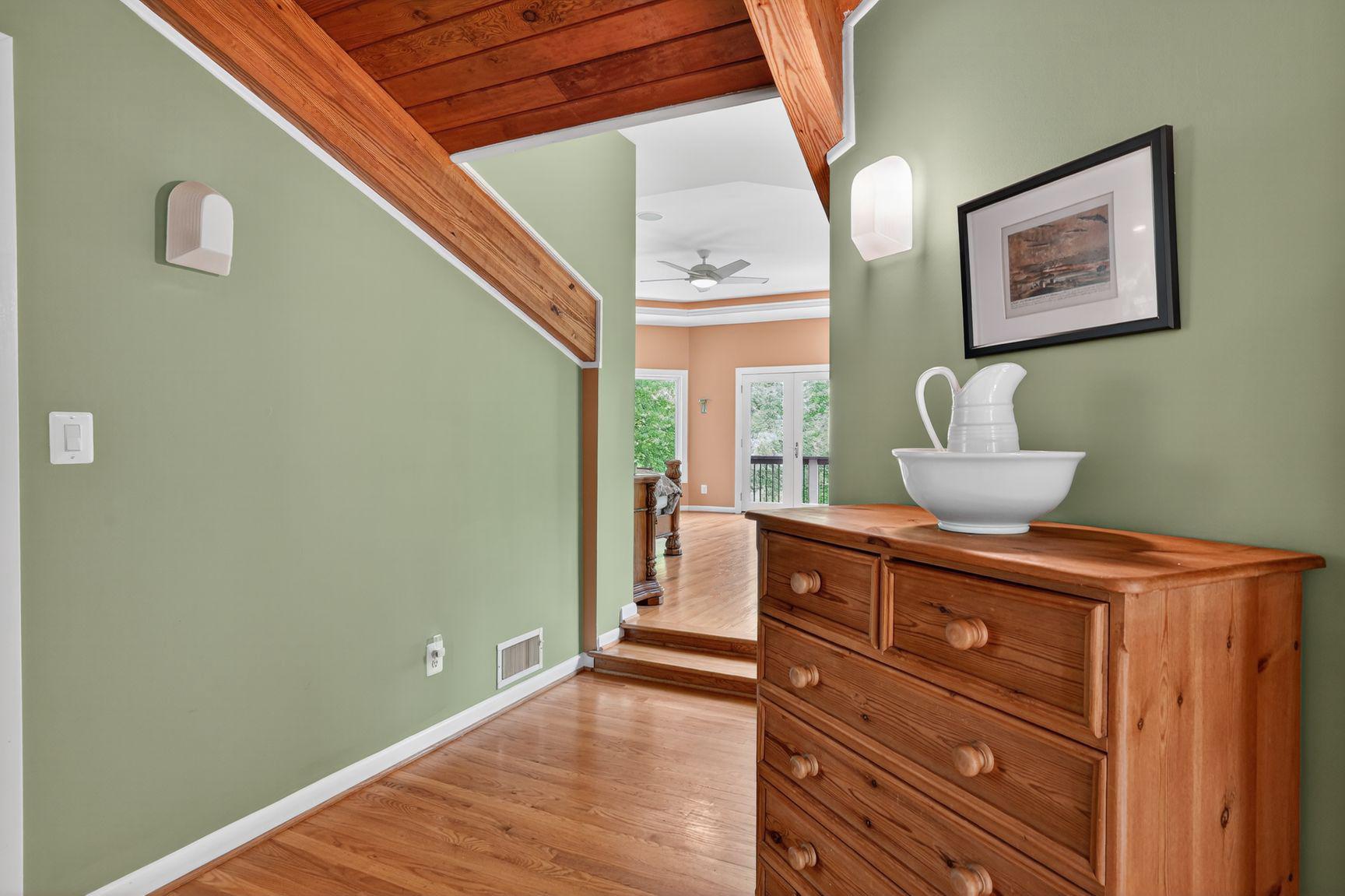 LAKE OCCOQUAN - Residential
