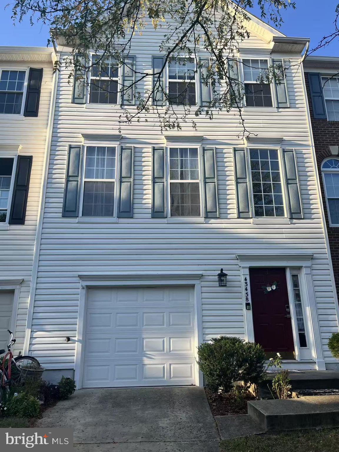 DULLES - Residential Lease