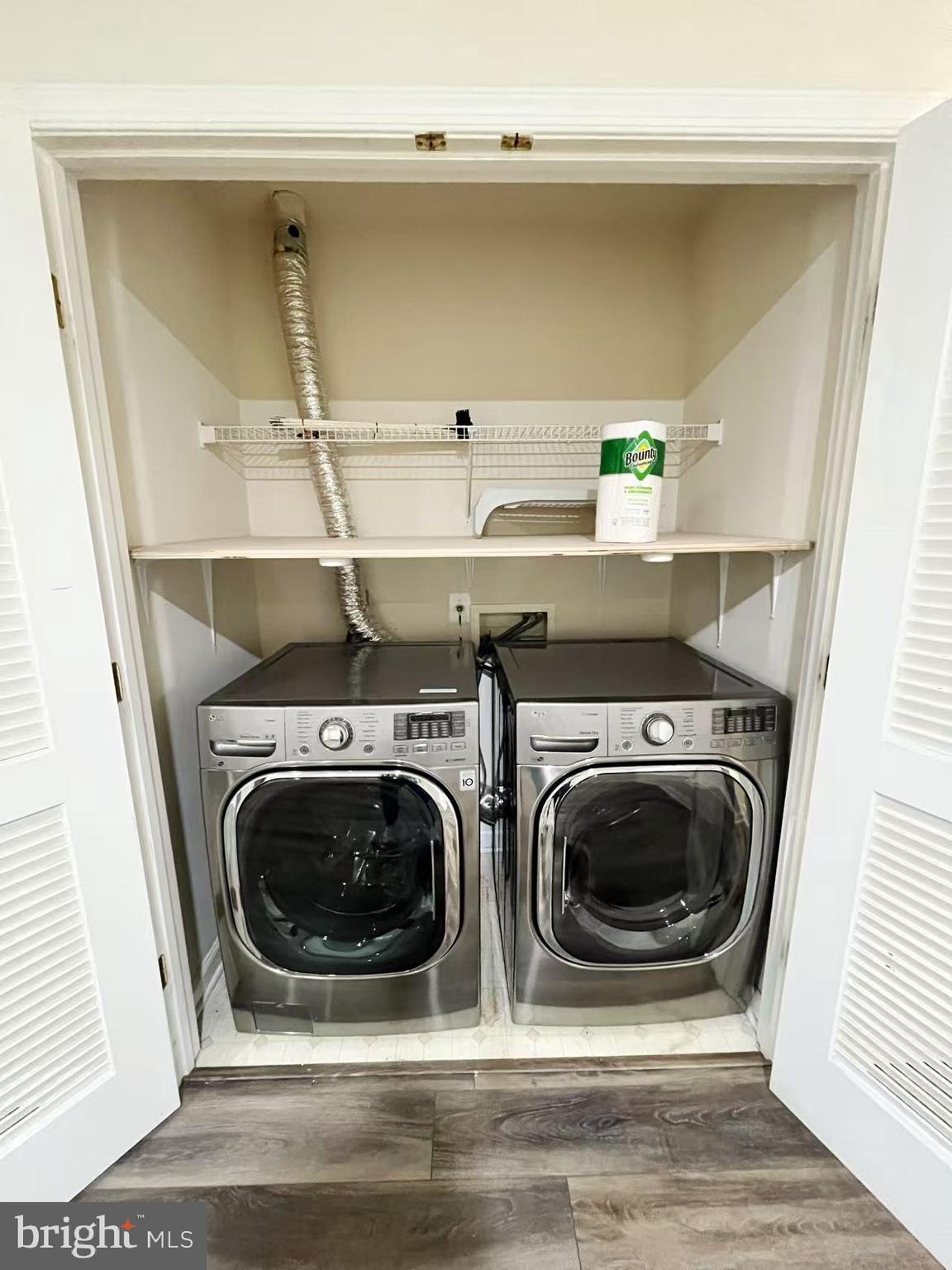 DULLES - Residential Lease