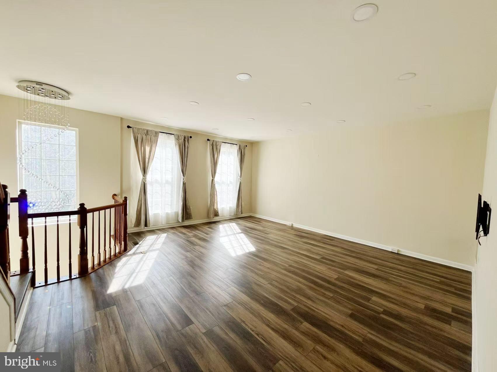 DULLES - Residential Lease