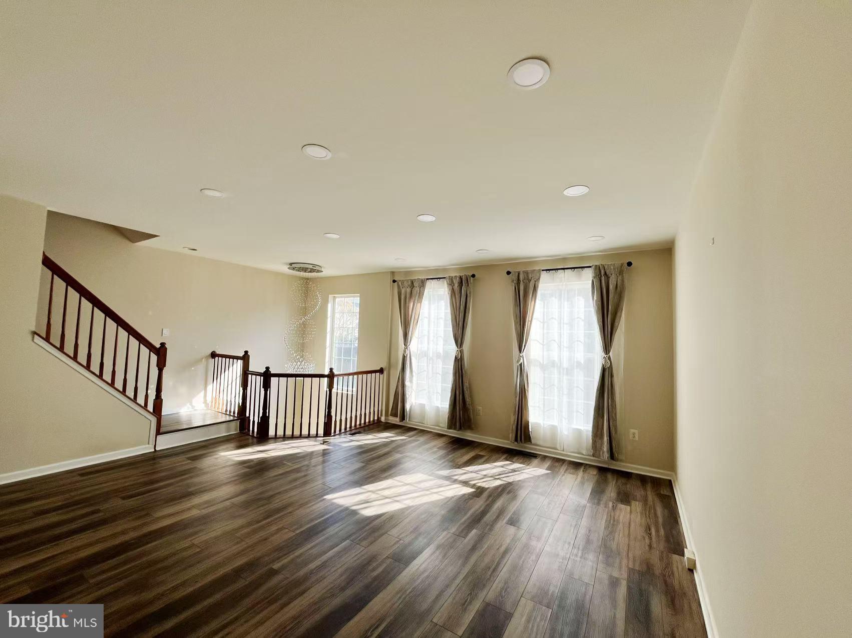 DULLES - Residential Lease