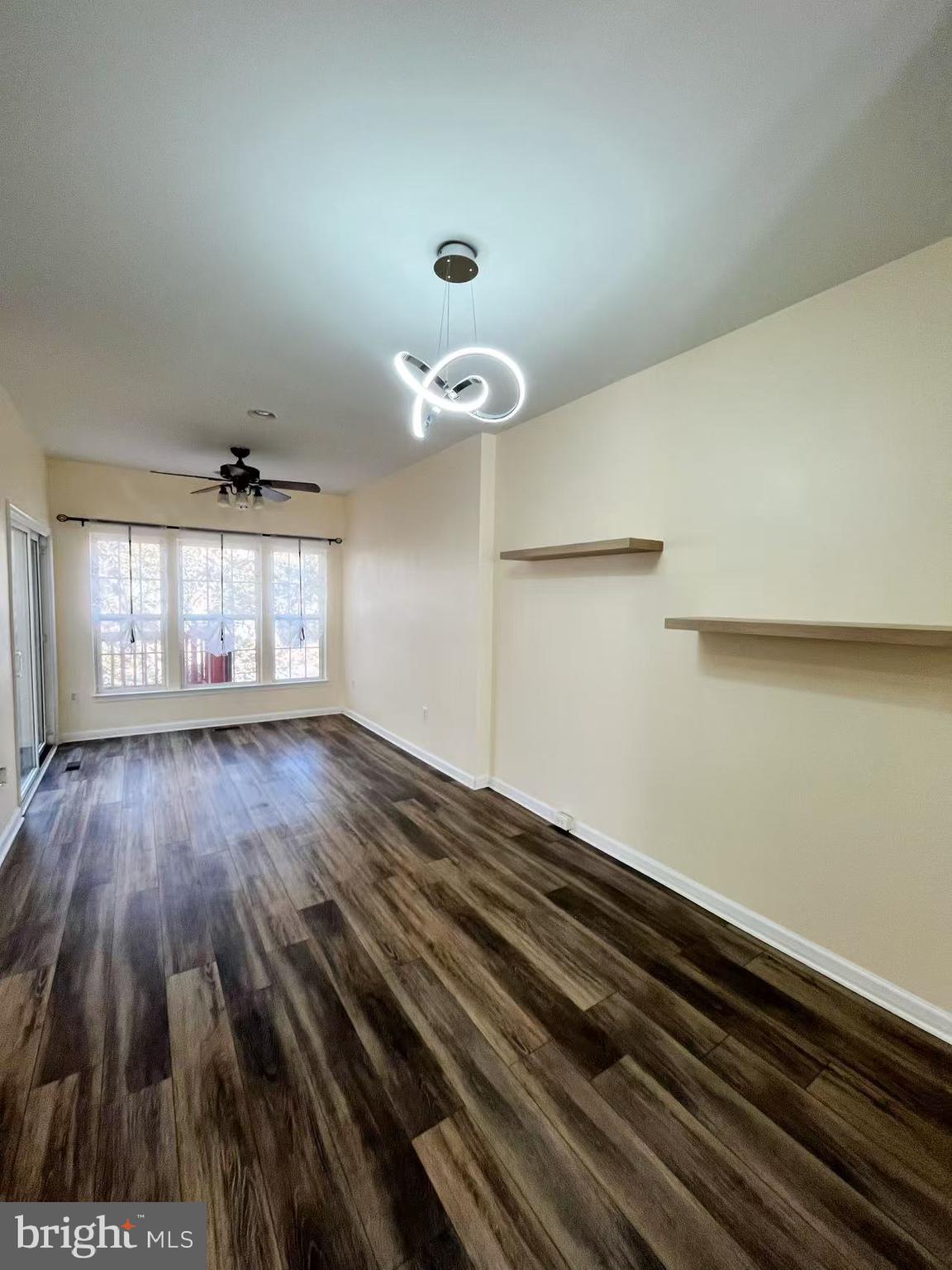 DULLES - Residential Lease