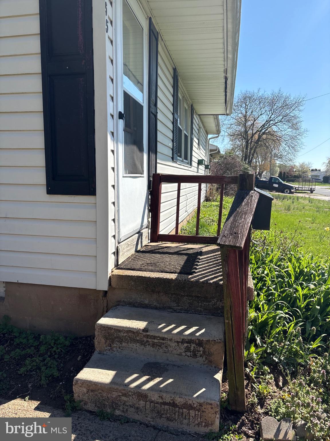 DUNLINDEN ACRES - Residential