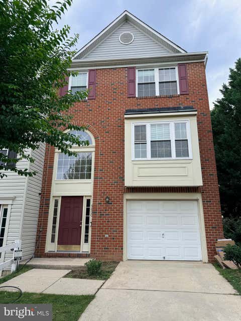 Townhouse For Rent - 5820 Shady Oak Lane<br/> ELKRIDGE, MD 21075