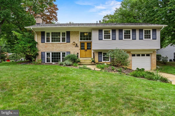 1731 TAMERISK CT, VIENNA, VA 22182 - Image ea4e1b75f5ff9d4b06f2a2c83f5c9769/1467517966
