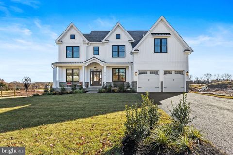 Homes For Sale - 143 Lexington Manor<br/> GLENMOORE, PA 19343