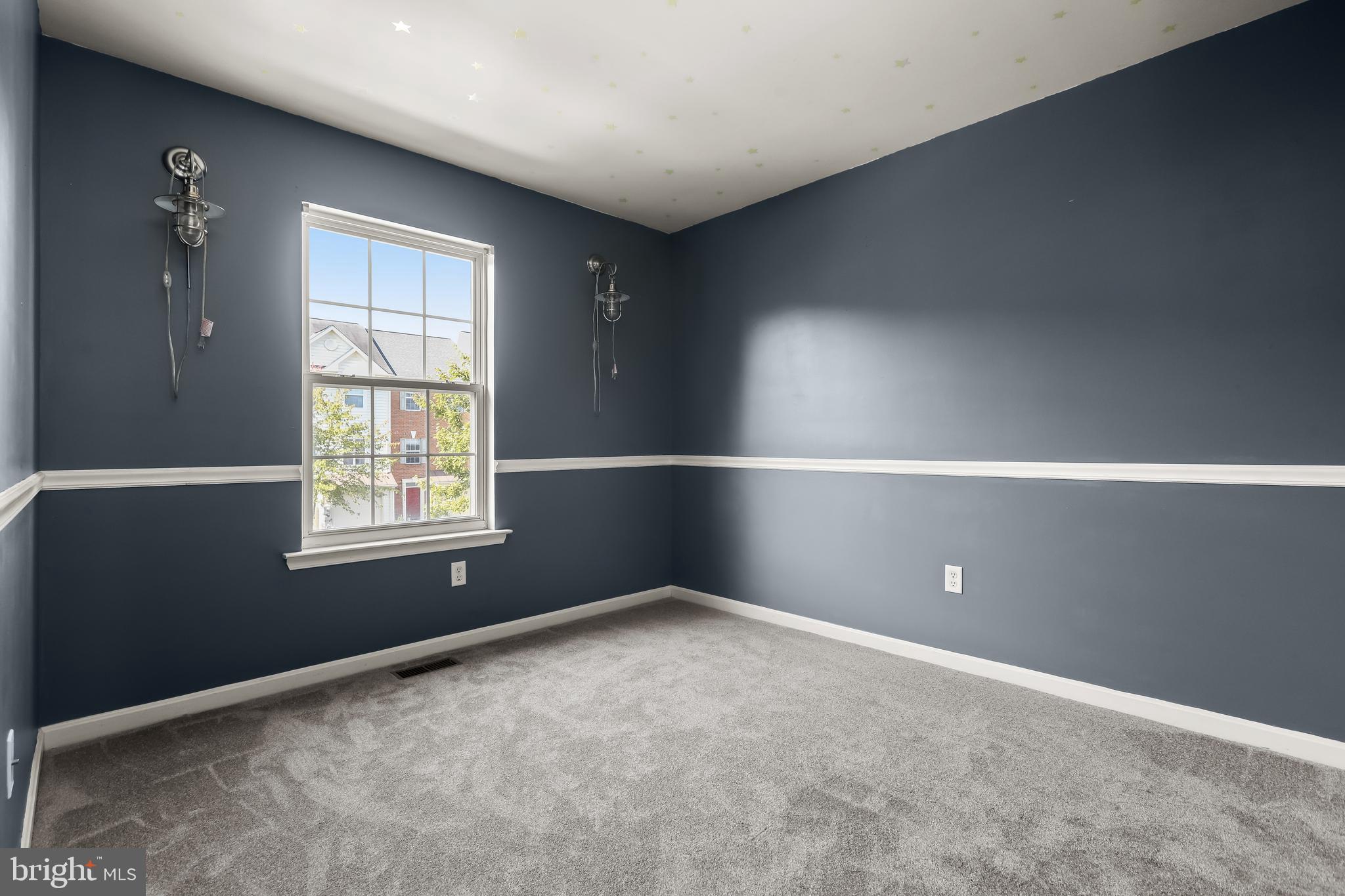 TWIN ARCH CROSSING - Residential Lease