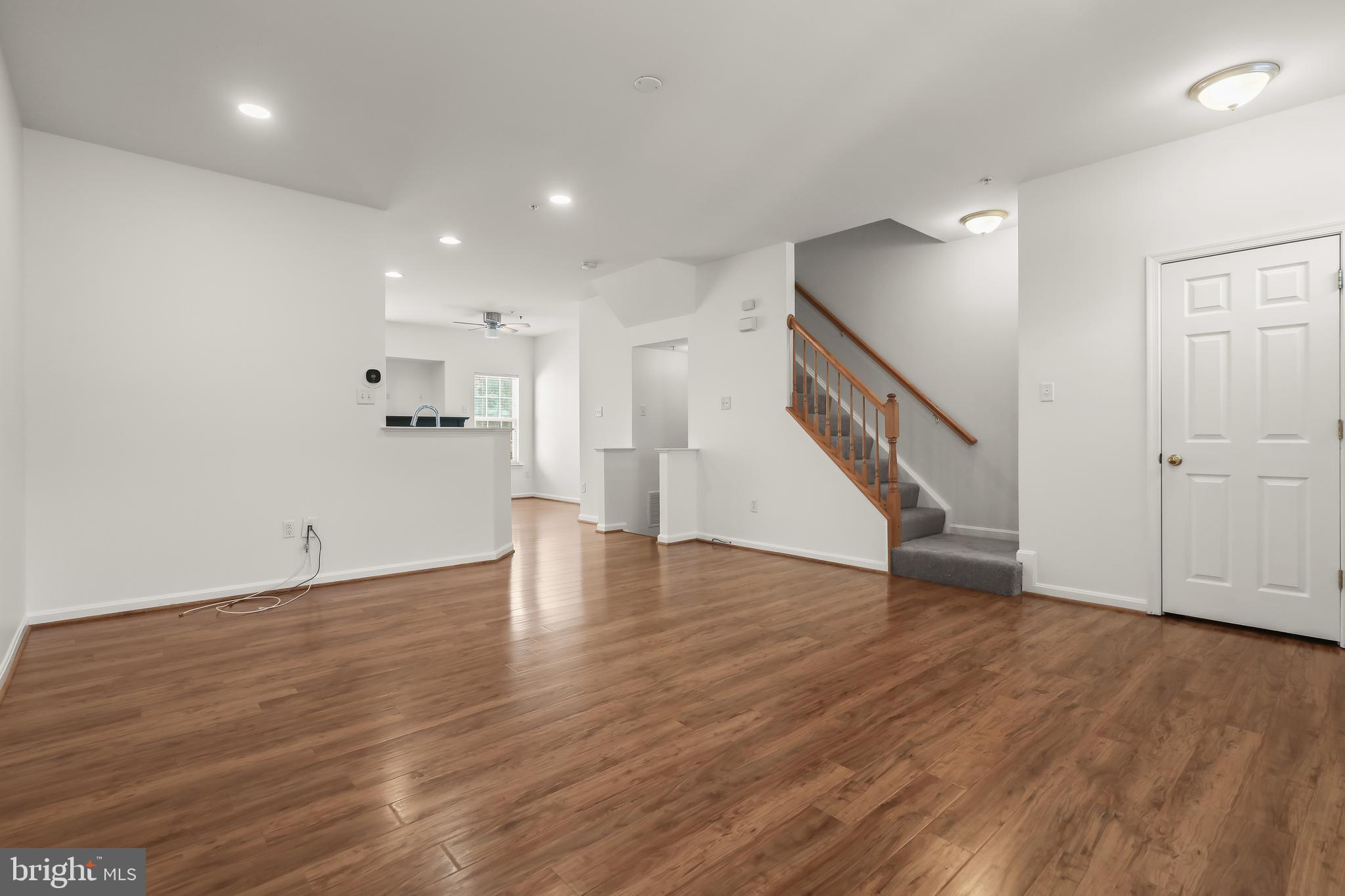 TWIN ARCH CROSSING - Residential Lease