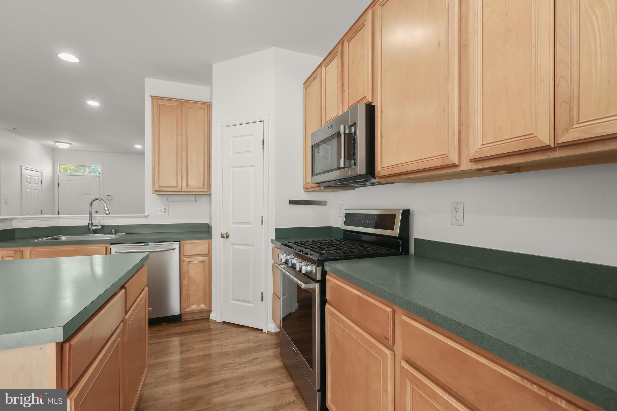 TWIN ARCH CROSSING - Residential Lease