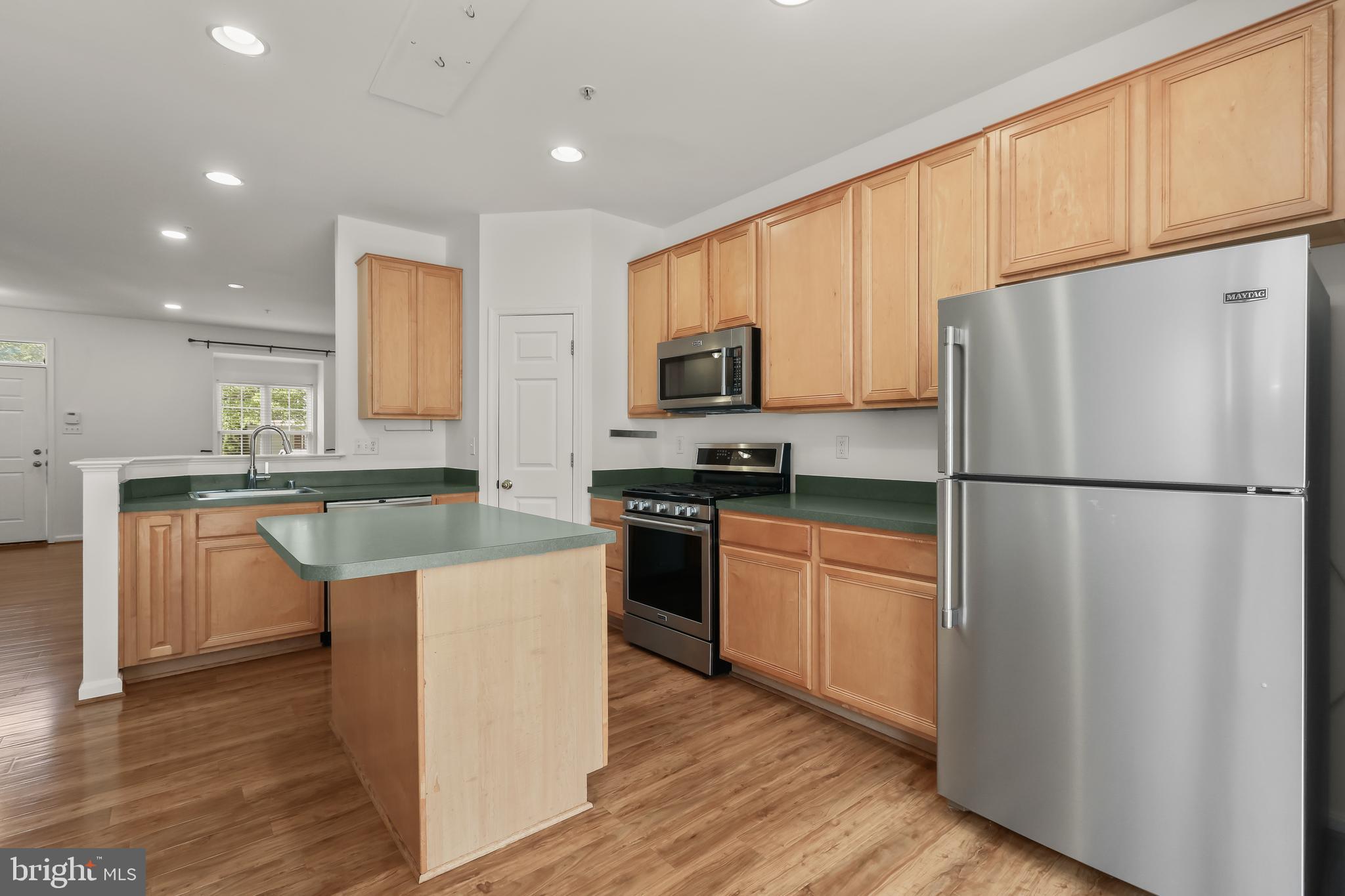 TWIN ARCH CROSSING - Residential Lease