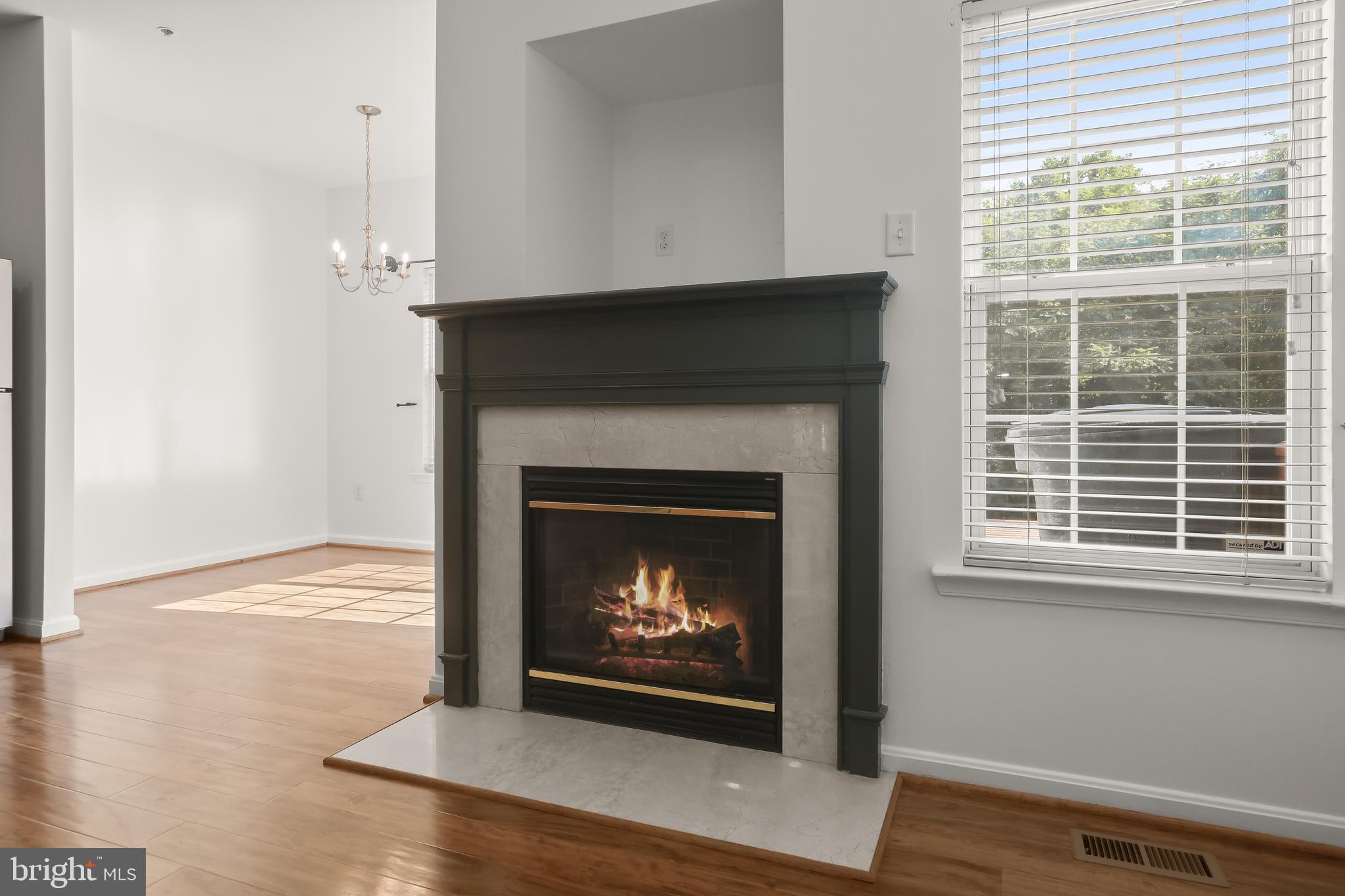 TWIN ARCH CROSSING - Residential Lease