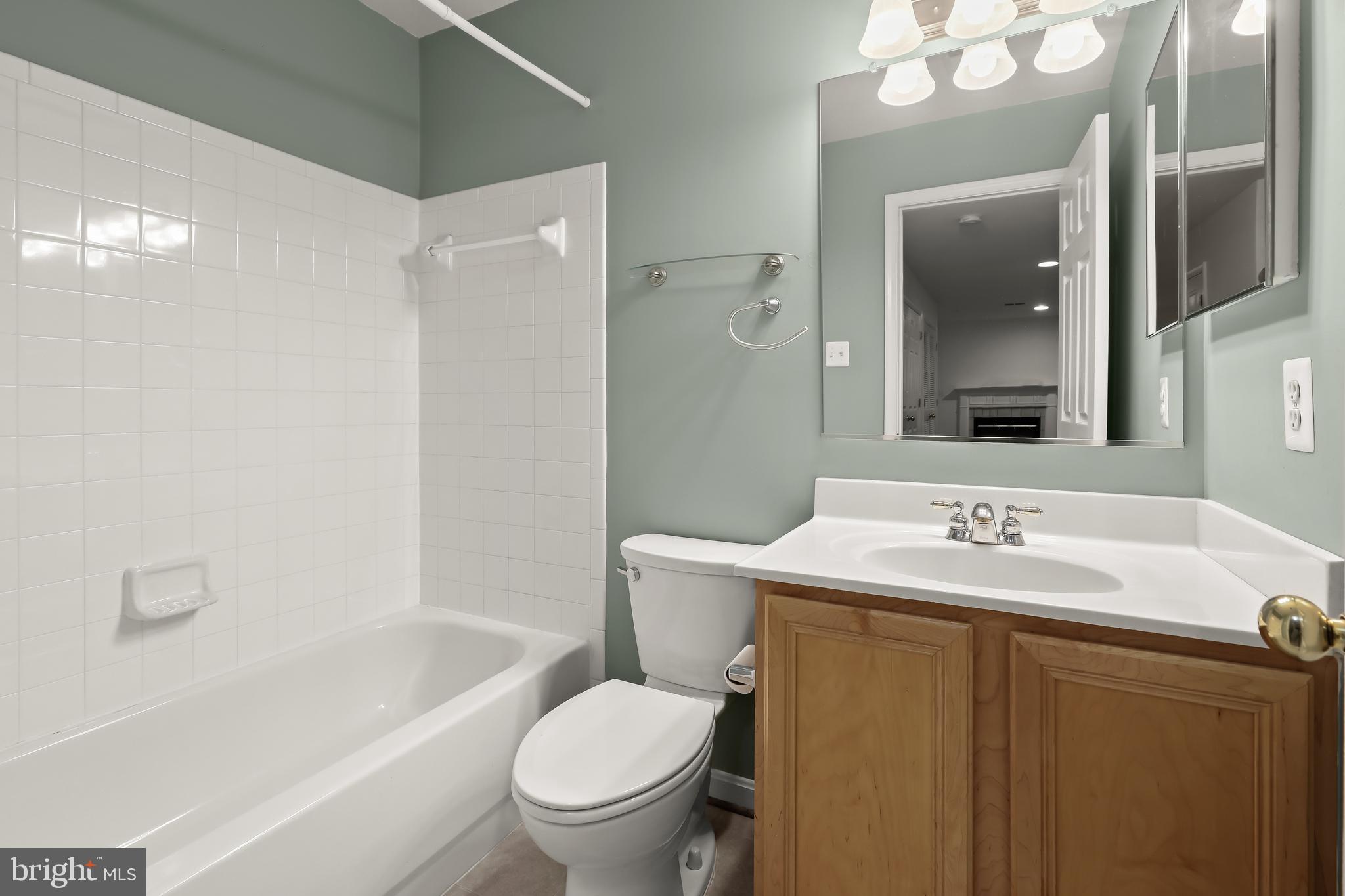 TWIN ARCH CROSSING - Residential Lease