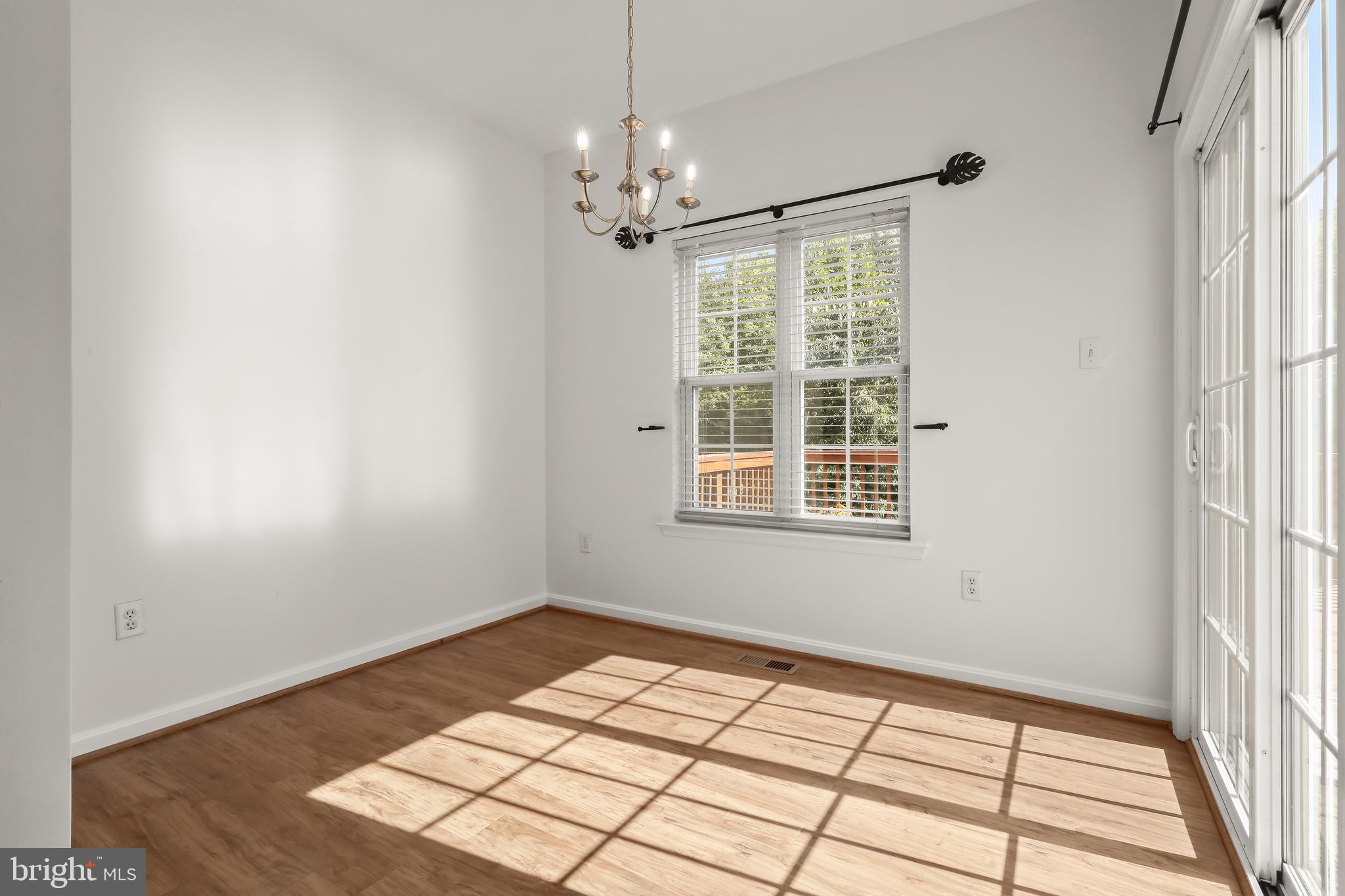 TWIN ARCH CROSSING - Residential Lease