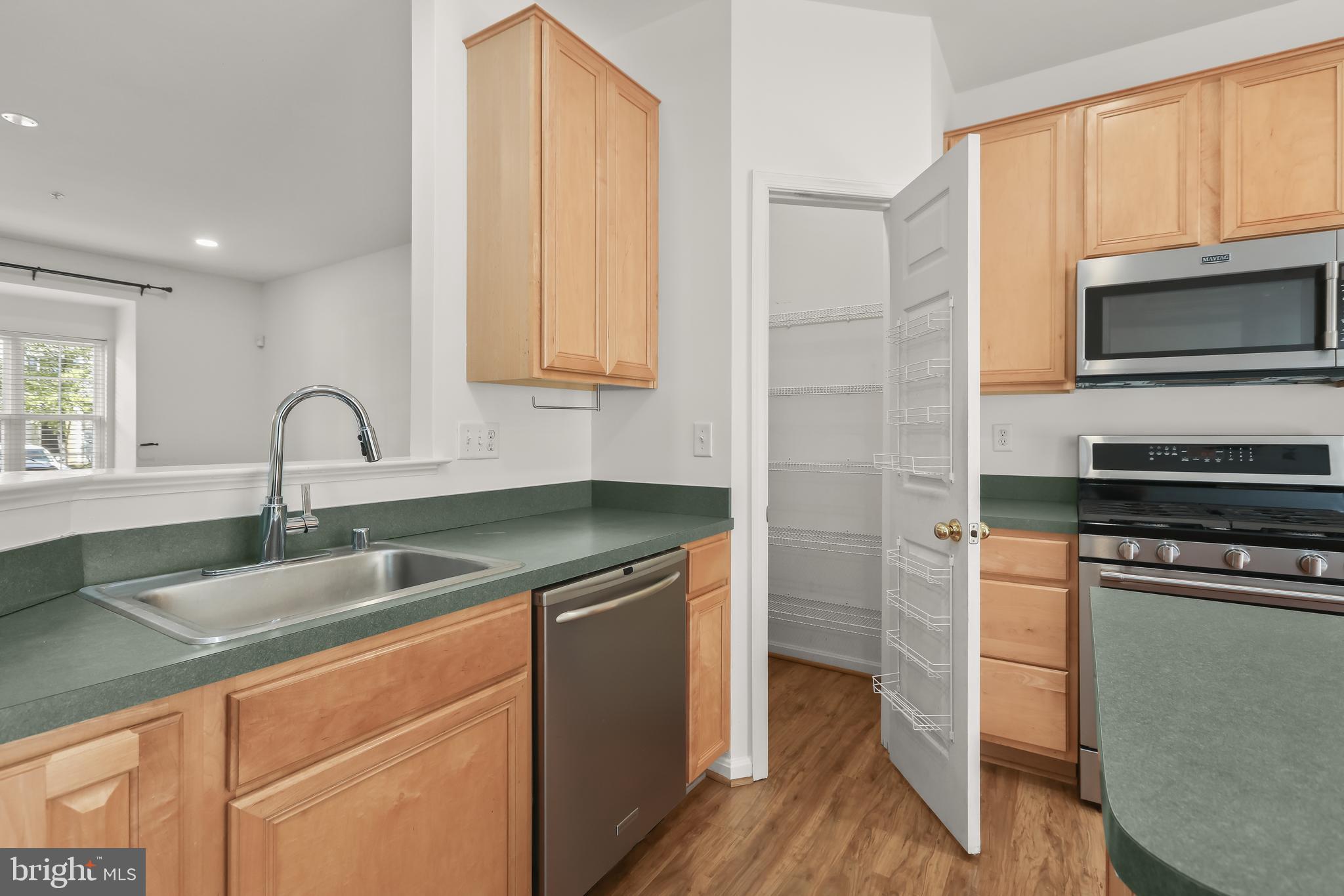 TWIN ARCH CROSSING - Residential Lease