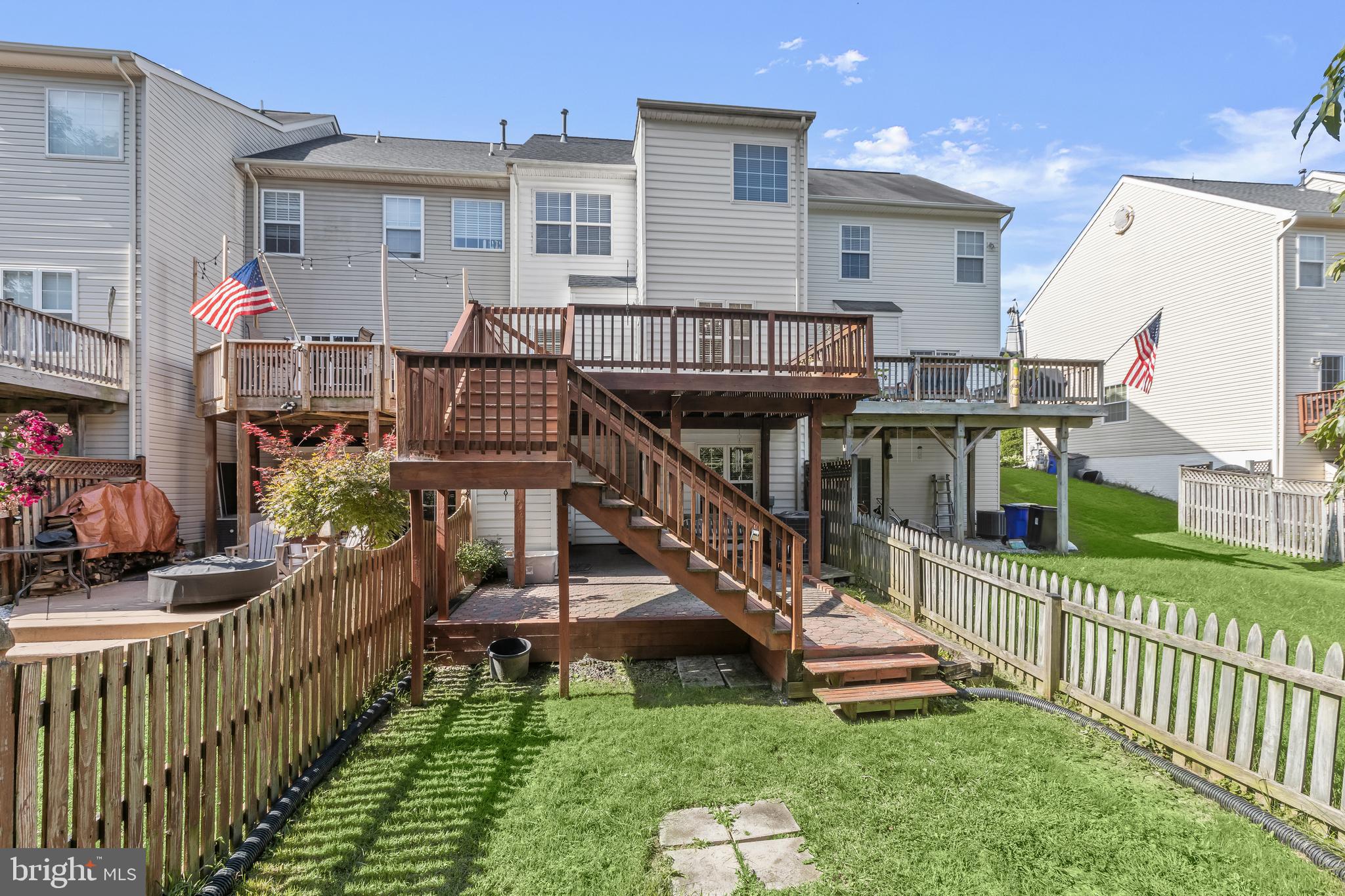 TWIN ARCH CROSSING - Residential Lease