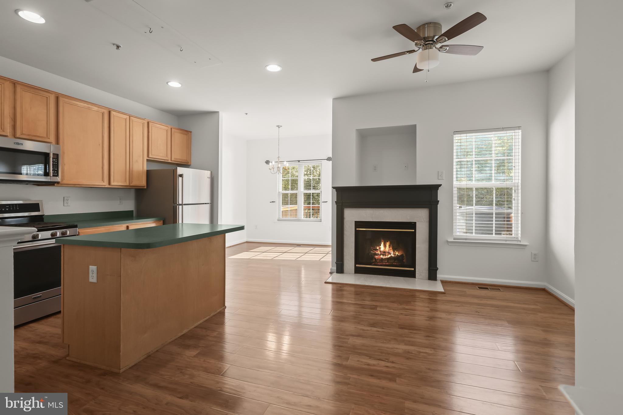 TWIN ARCH CROSSING - Residential Lease