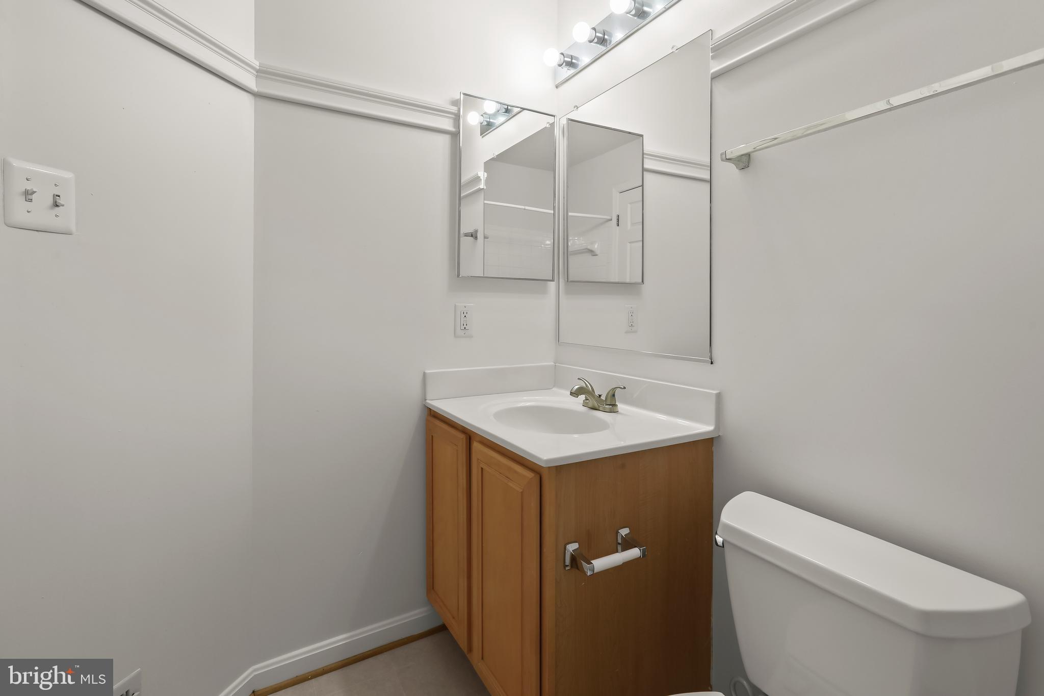 TWIN ARCH CROSSING - Residential Lease