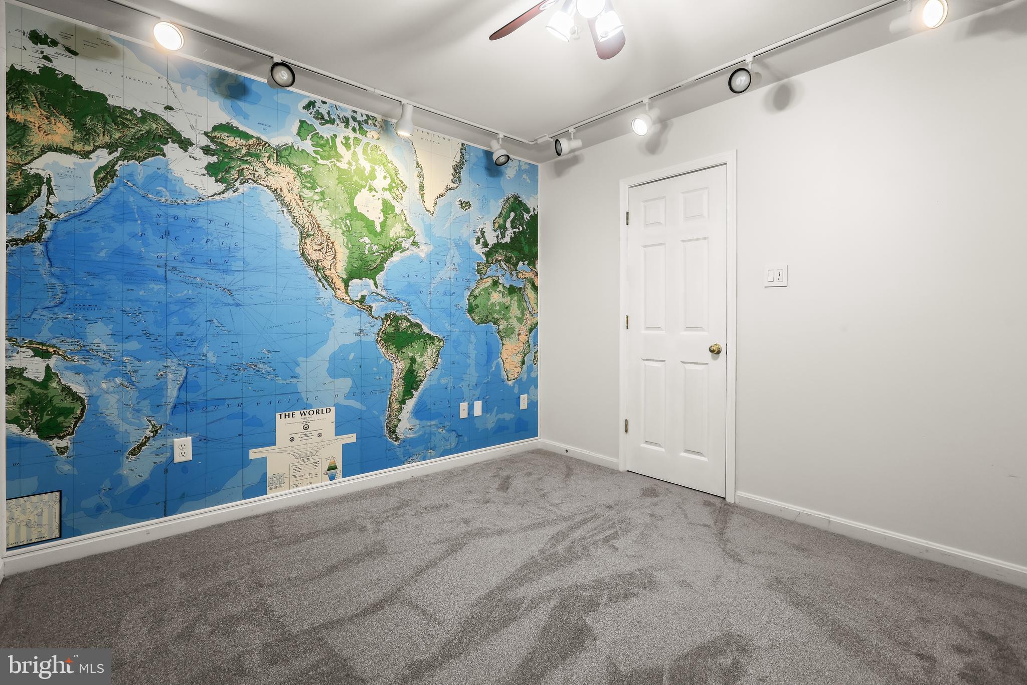 TWIN ARCH CROSSING - Residential Lease