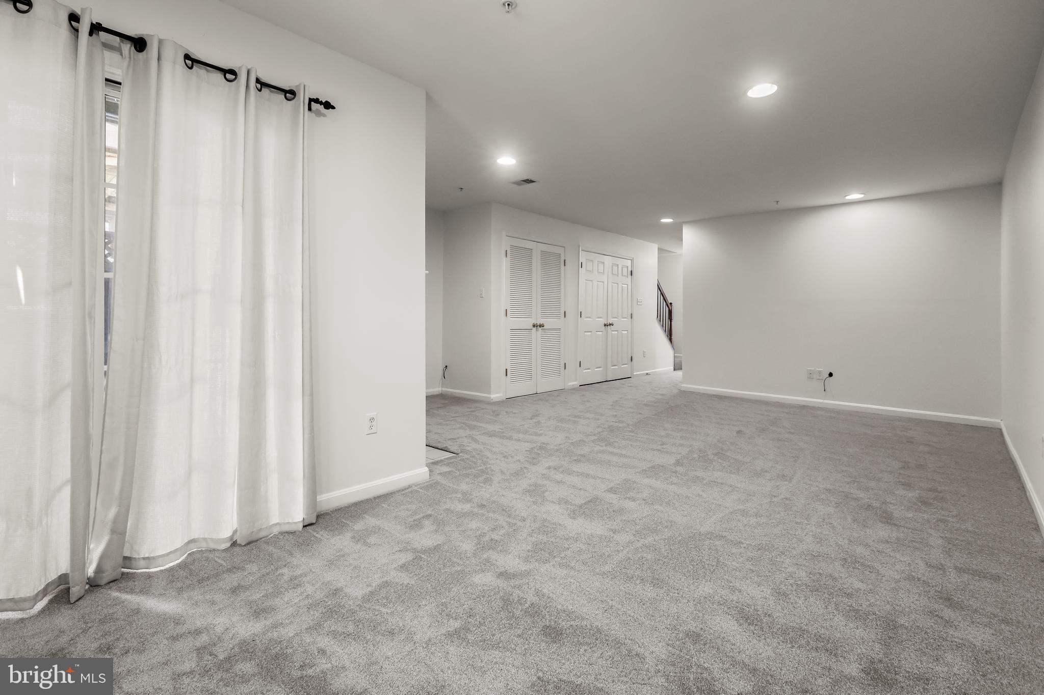 TWIN ARCH CROSSING - Residential Lease