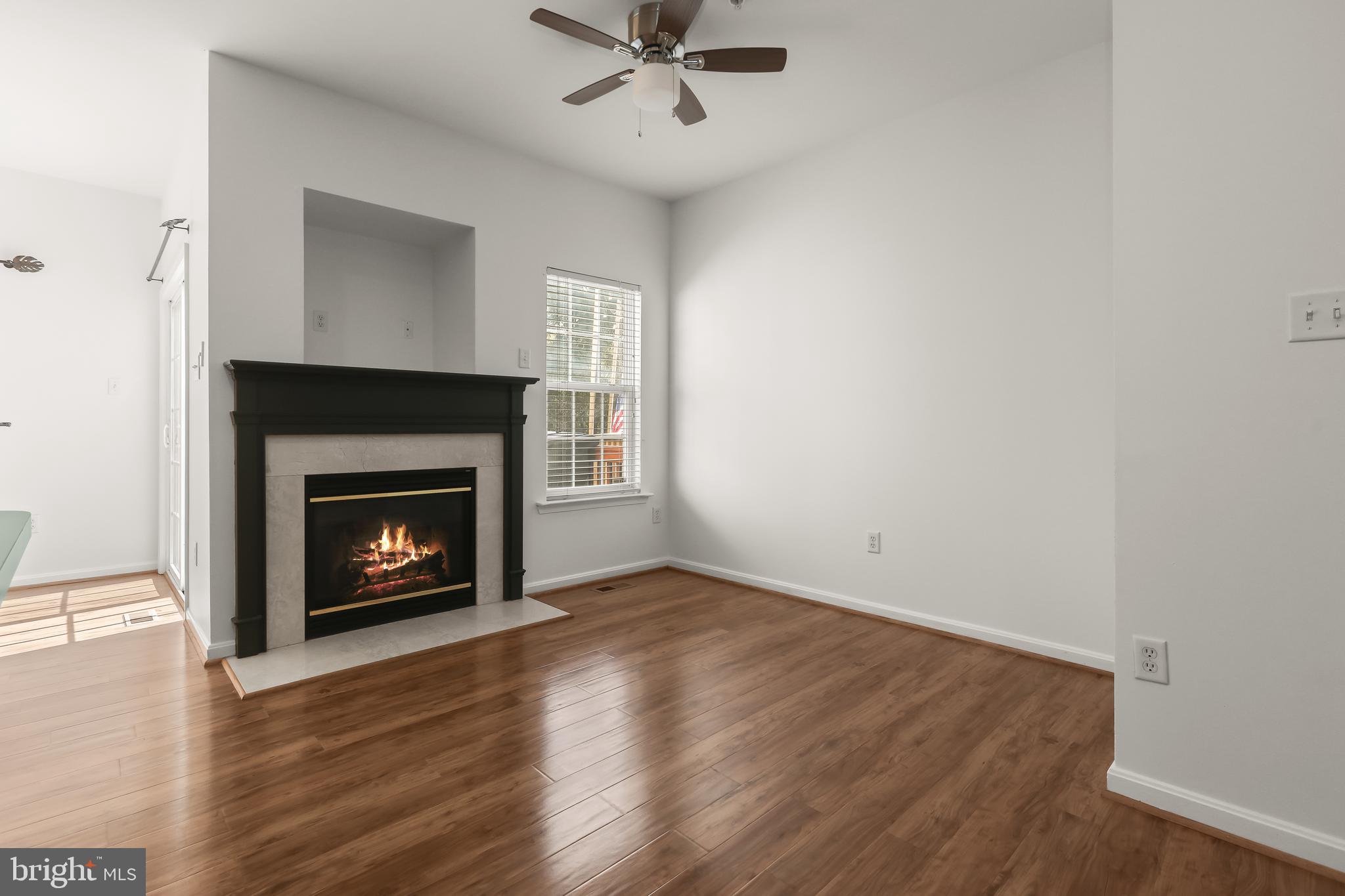 TWIN ARCH CROSSING - Residential Lease