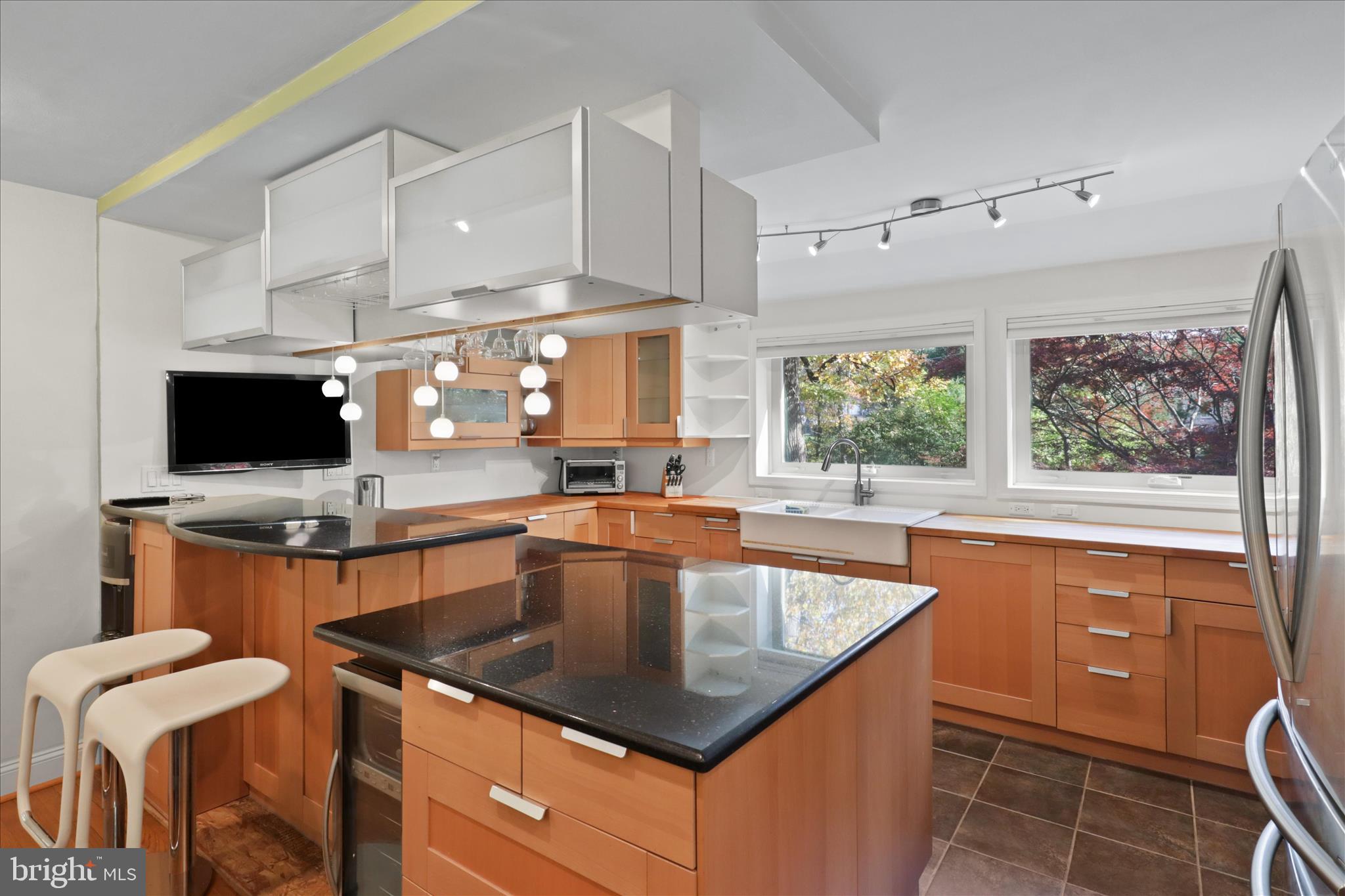 DUNN LORING - Residential