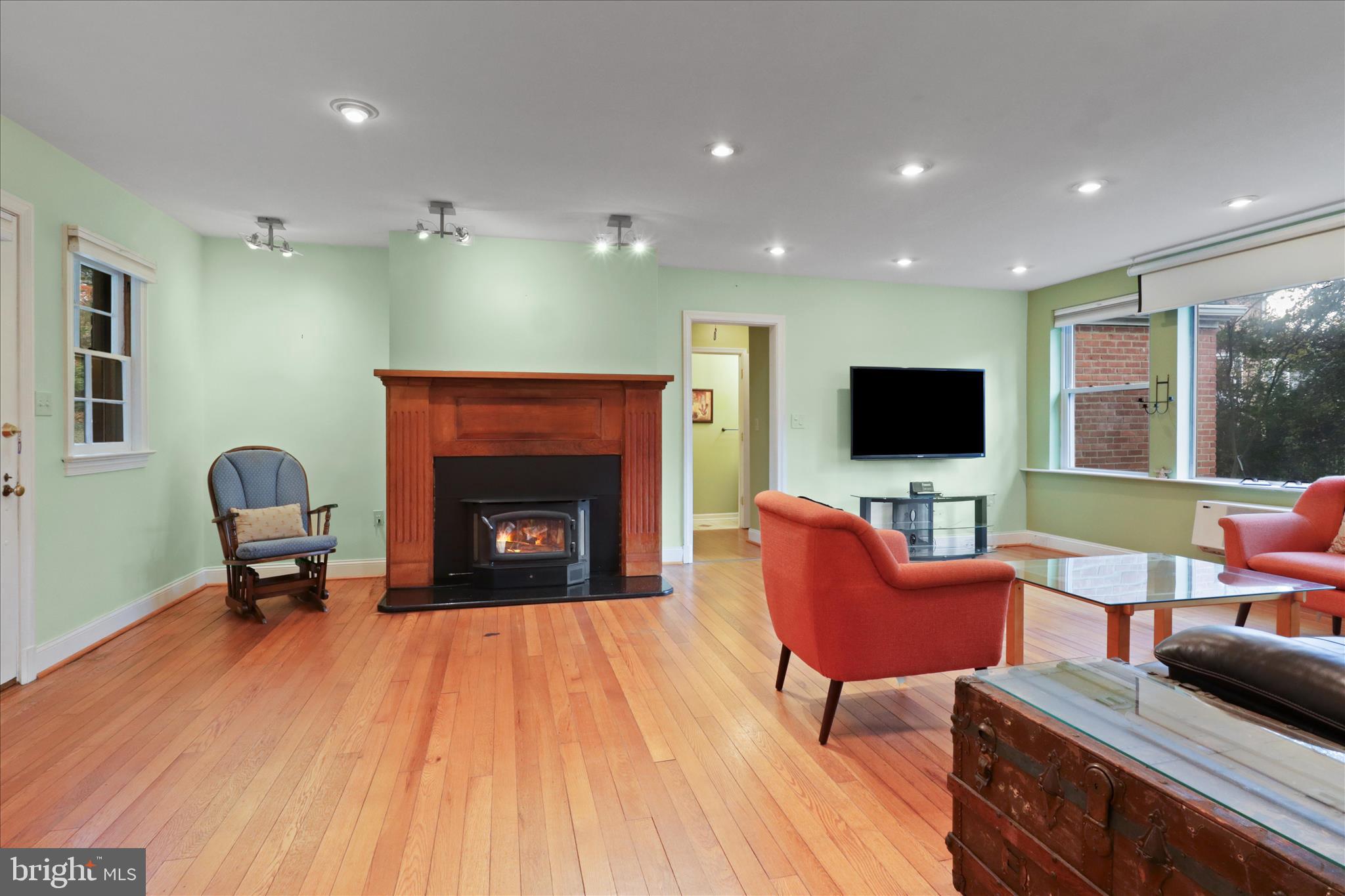 DUNN LORING - Residential