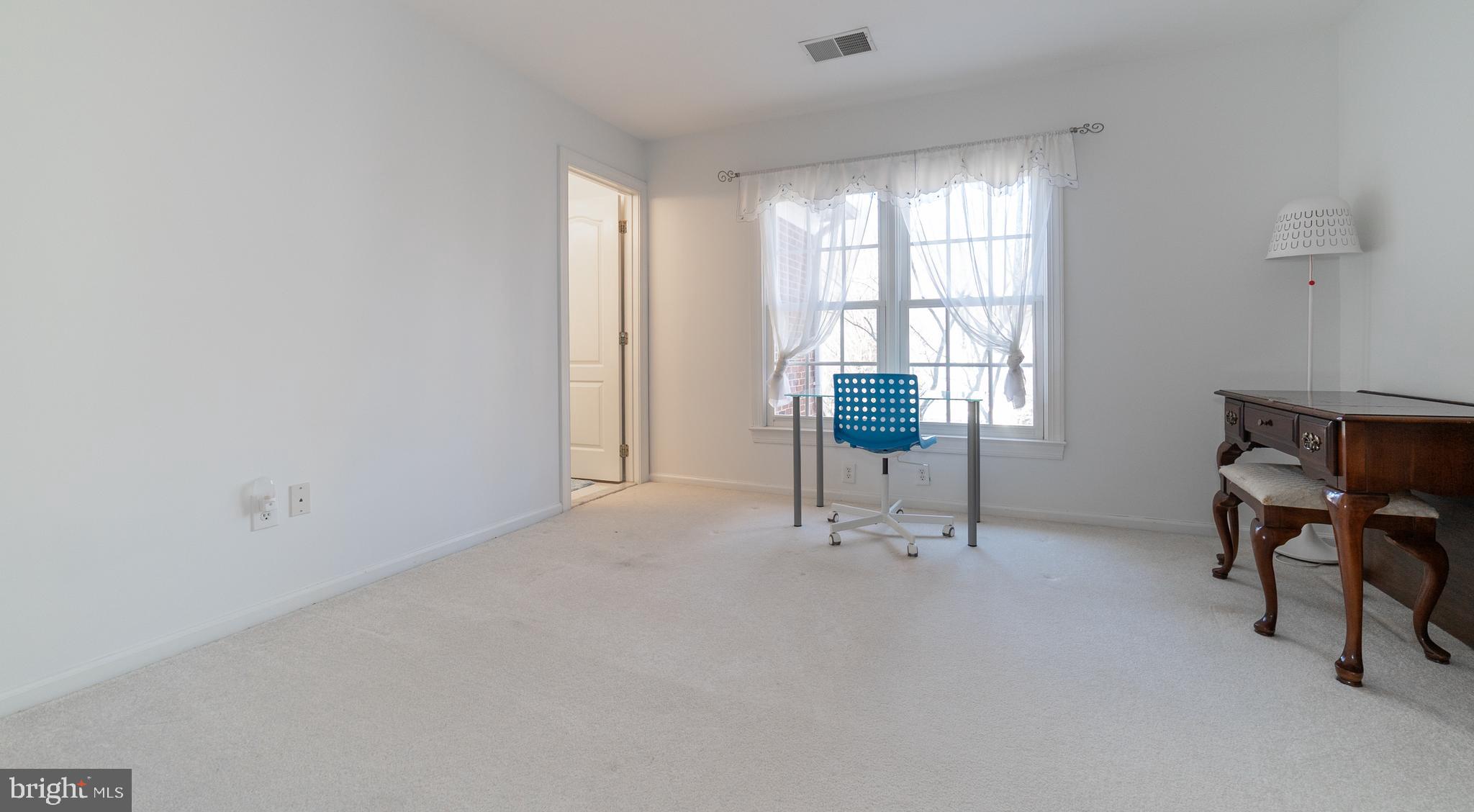 SOUTH RIVER COLONY - Residential