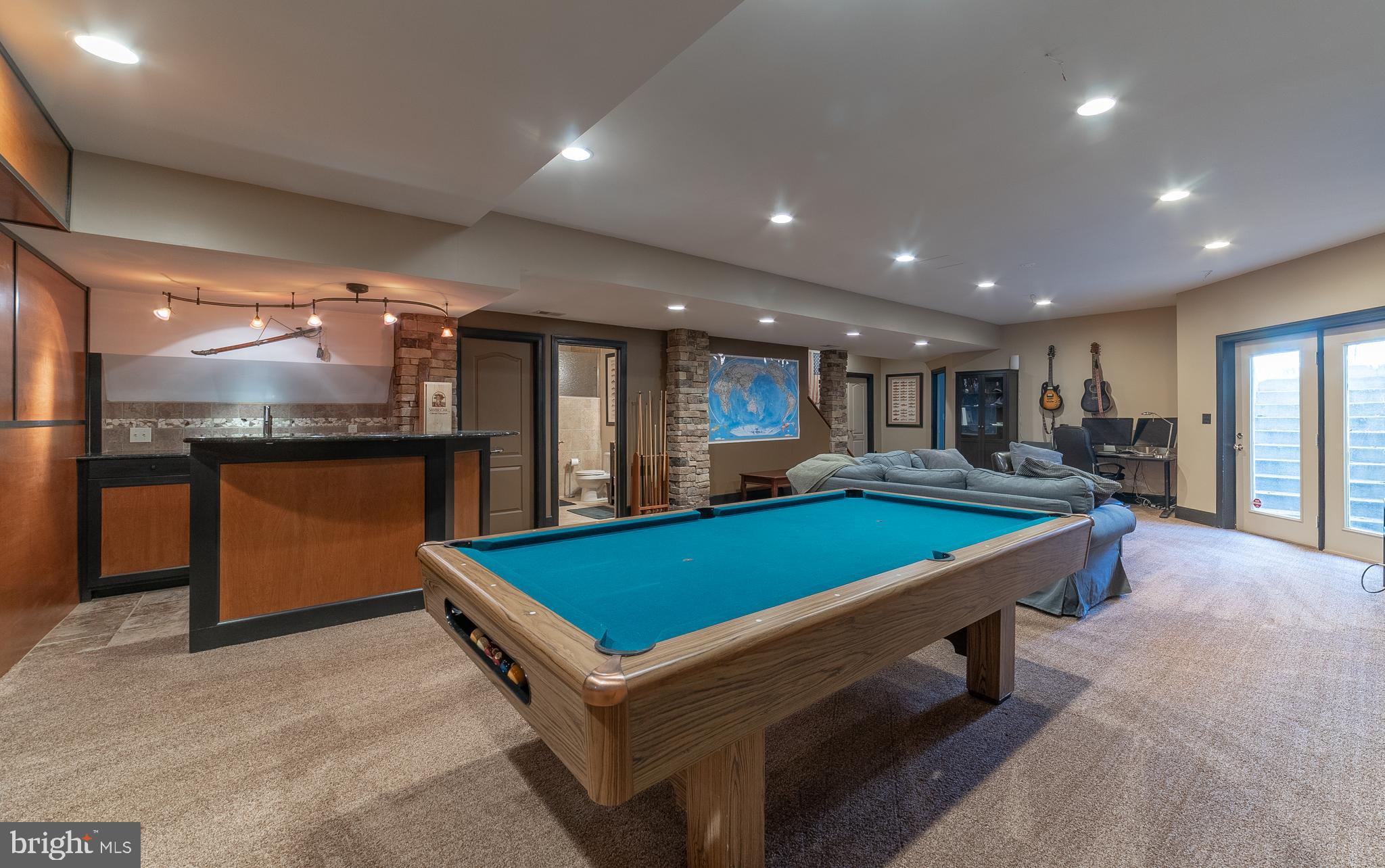 SOUTH RIVER COLONY - Residential