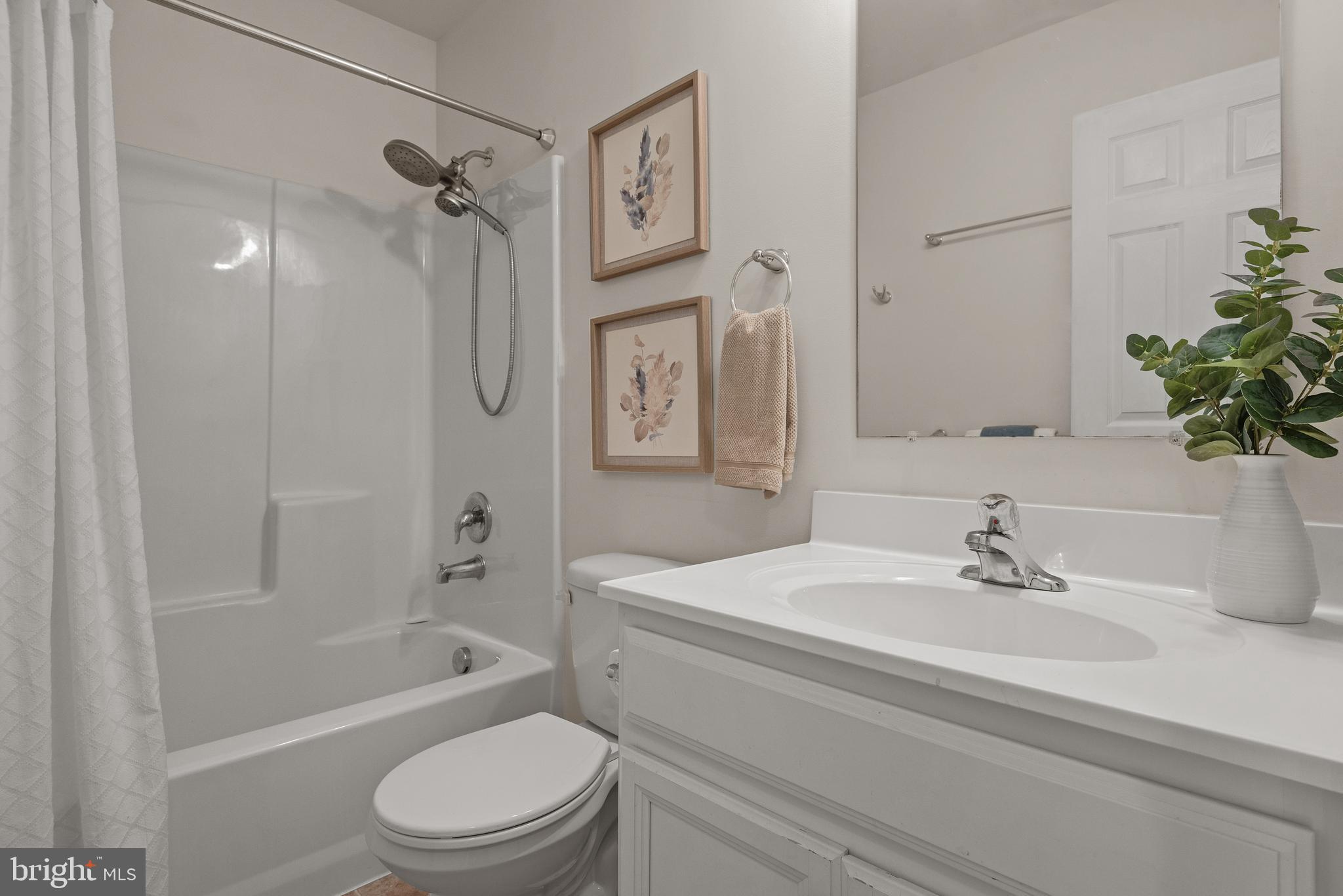 LONDON CROFT - Residential