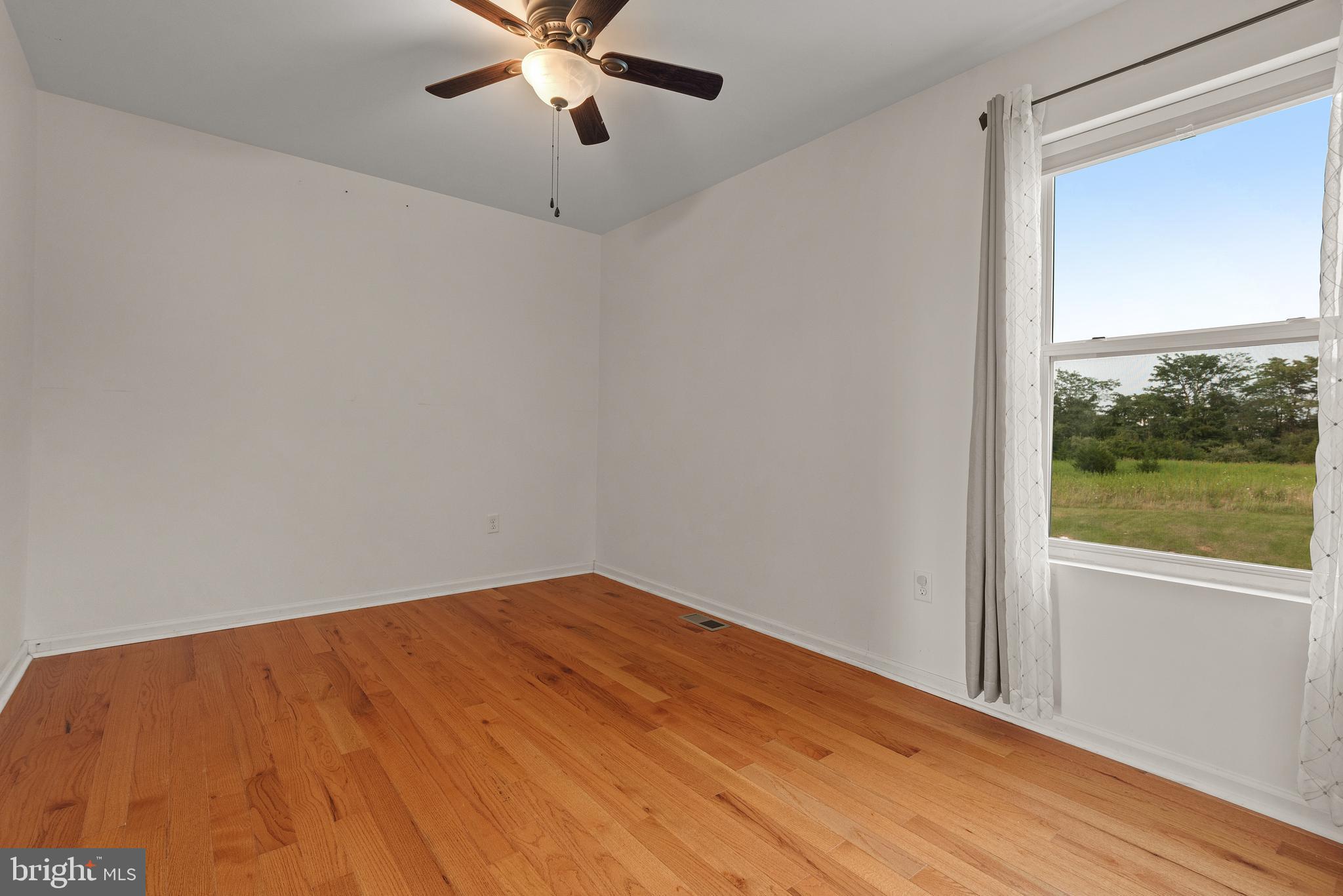 LONDON CROFT - Residential