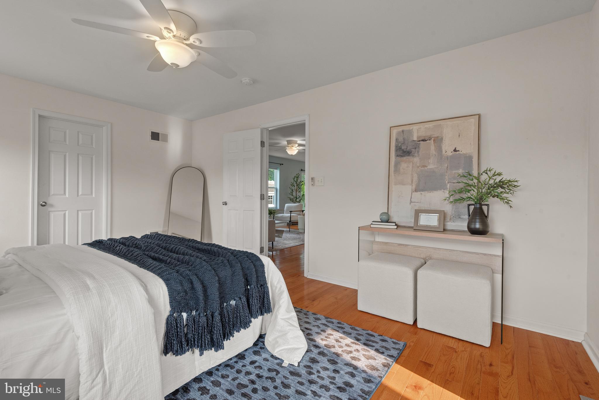 LONDON CROFT - Residential