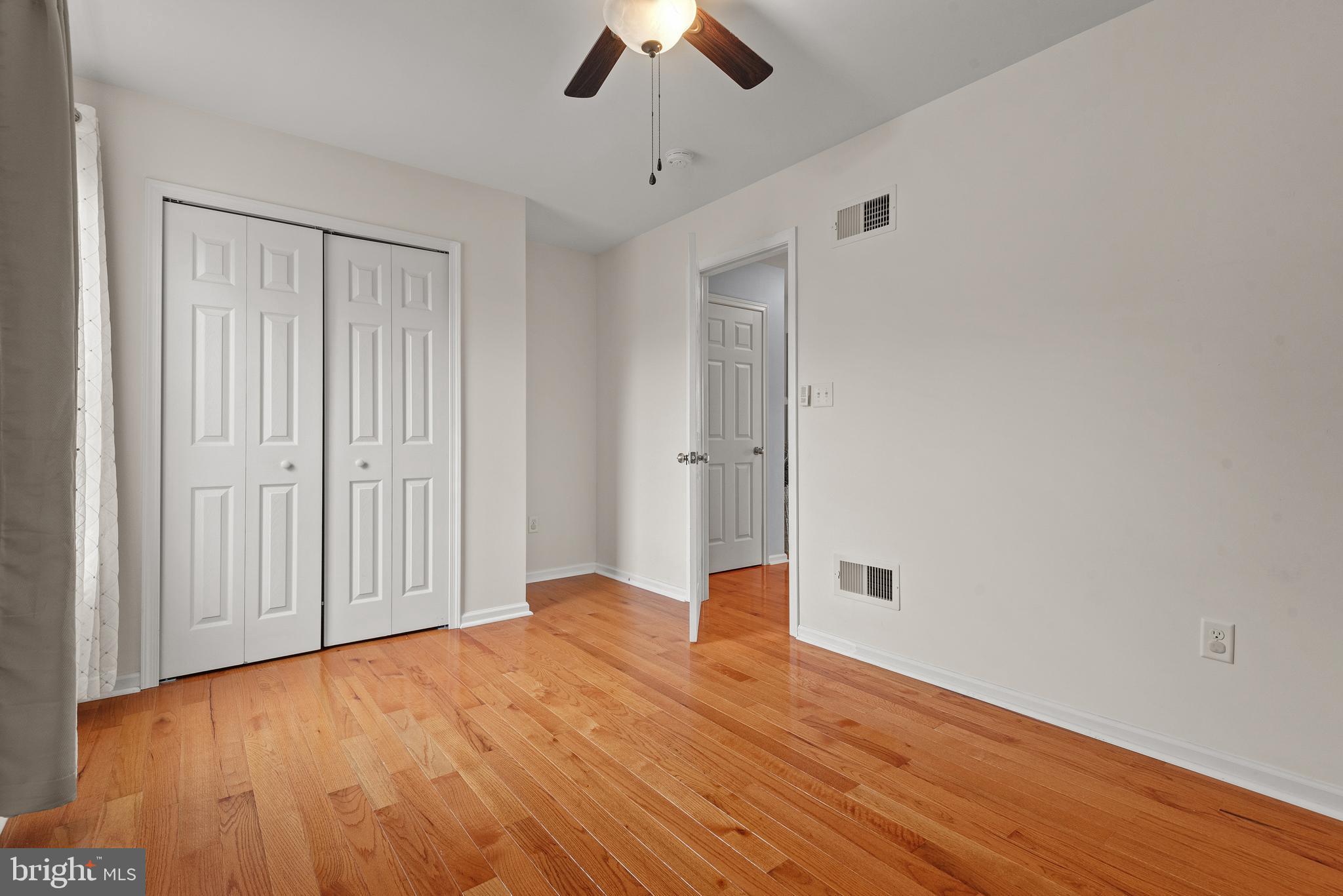 LONDON CROFT - Residential