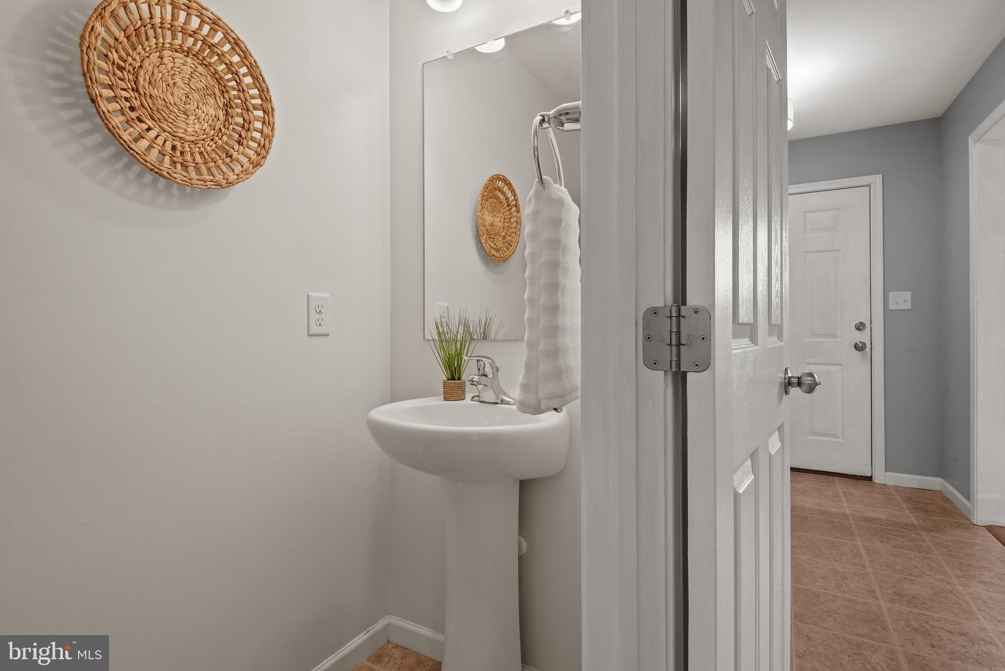 LONDON CROFT - Residential