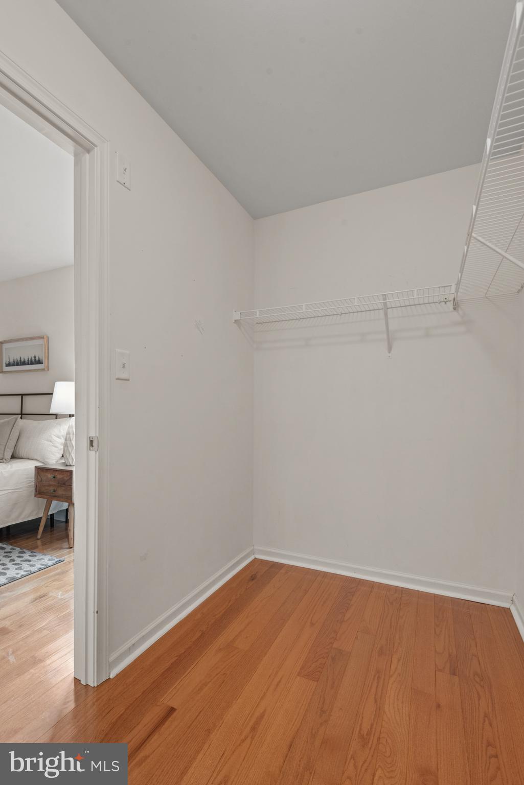 LONDON CROFT - Residential