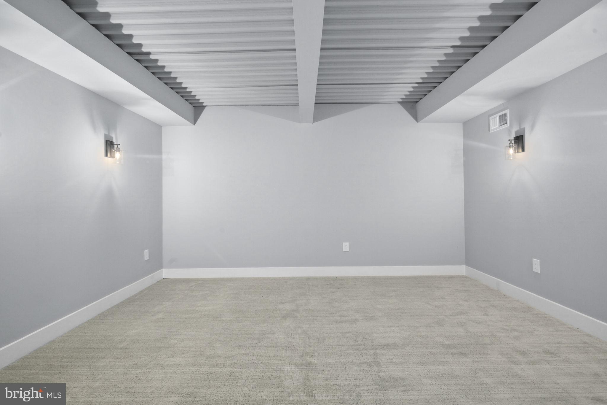 WEST VIENNA WOODS - Residential