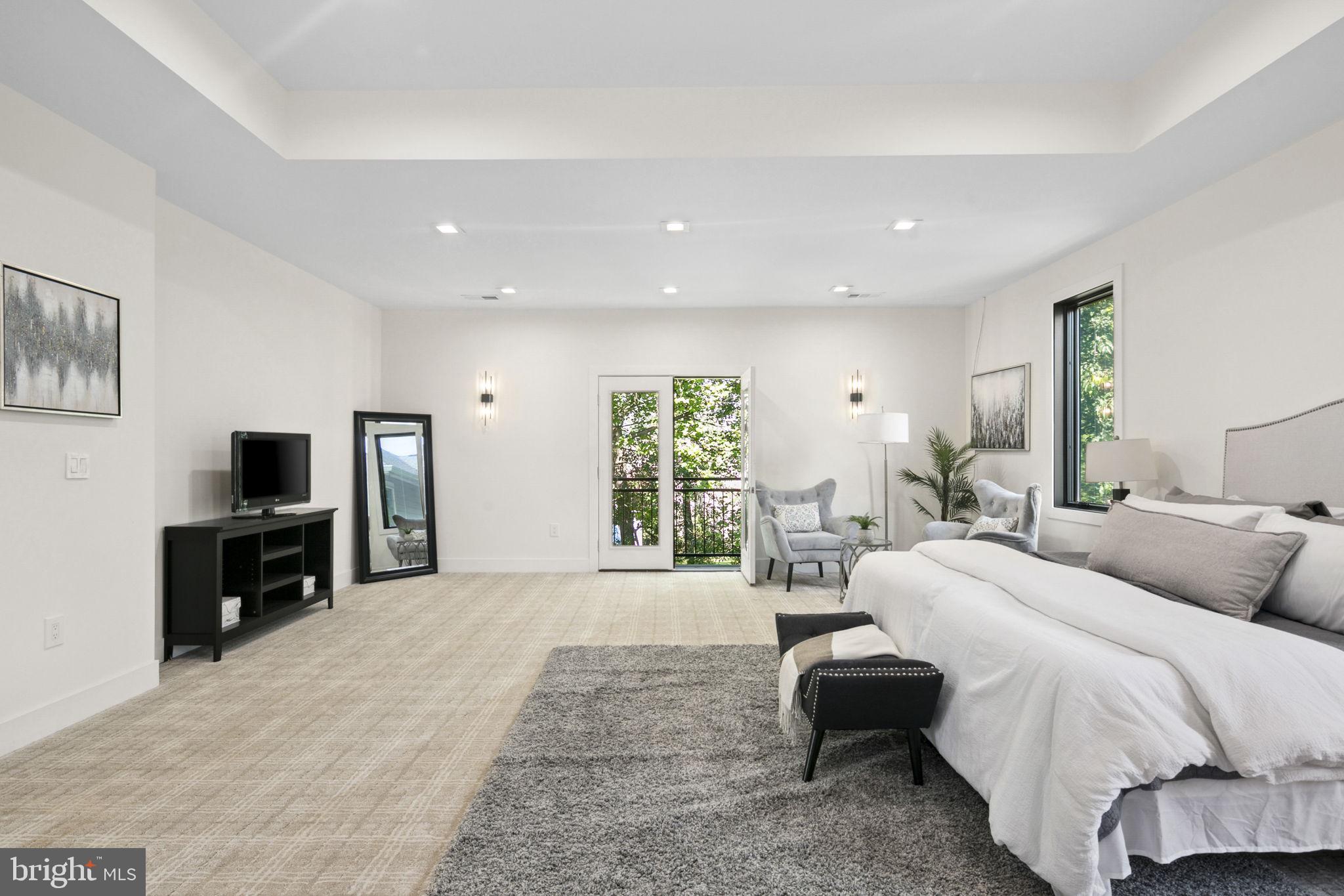 WEST VIENNA WOODS - Residential