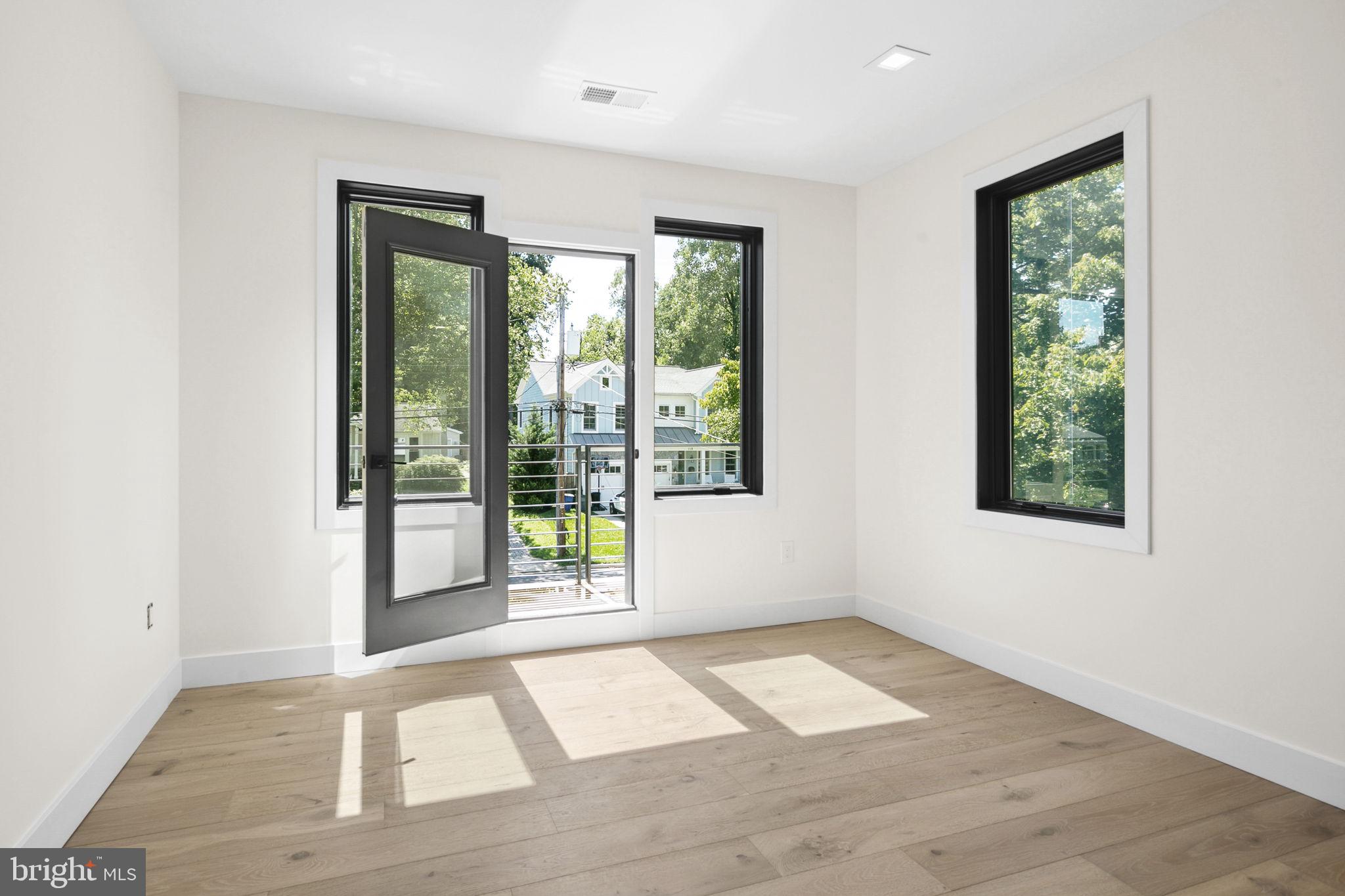 WEST VIENNA WOODS - Residential