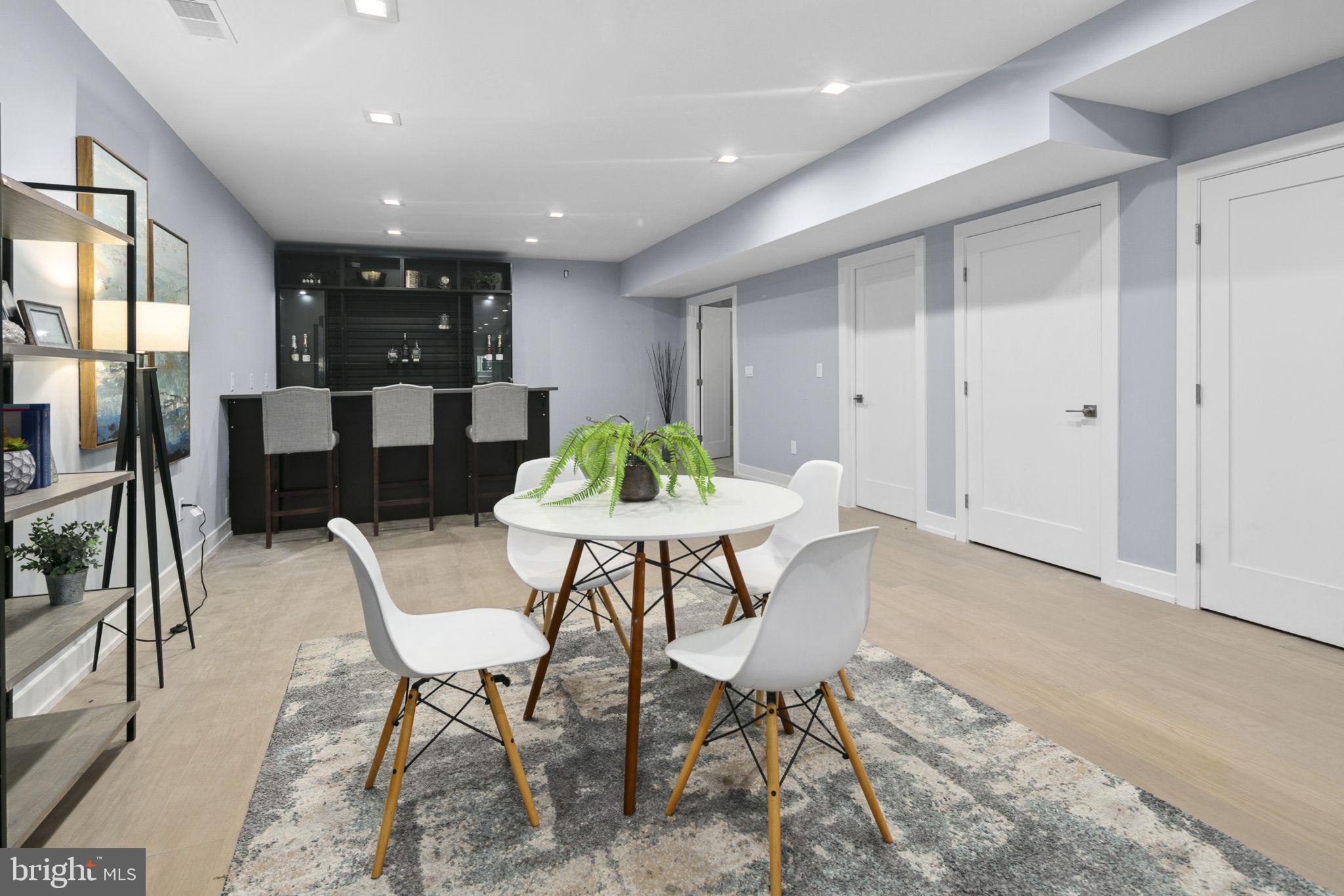 WEST VIENNA WOODS - Residential