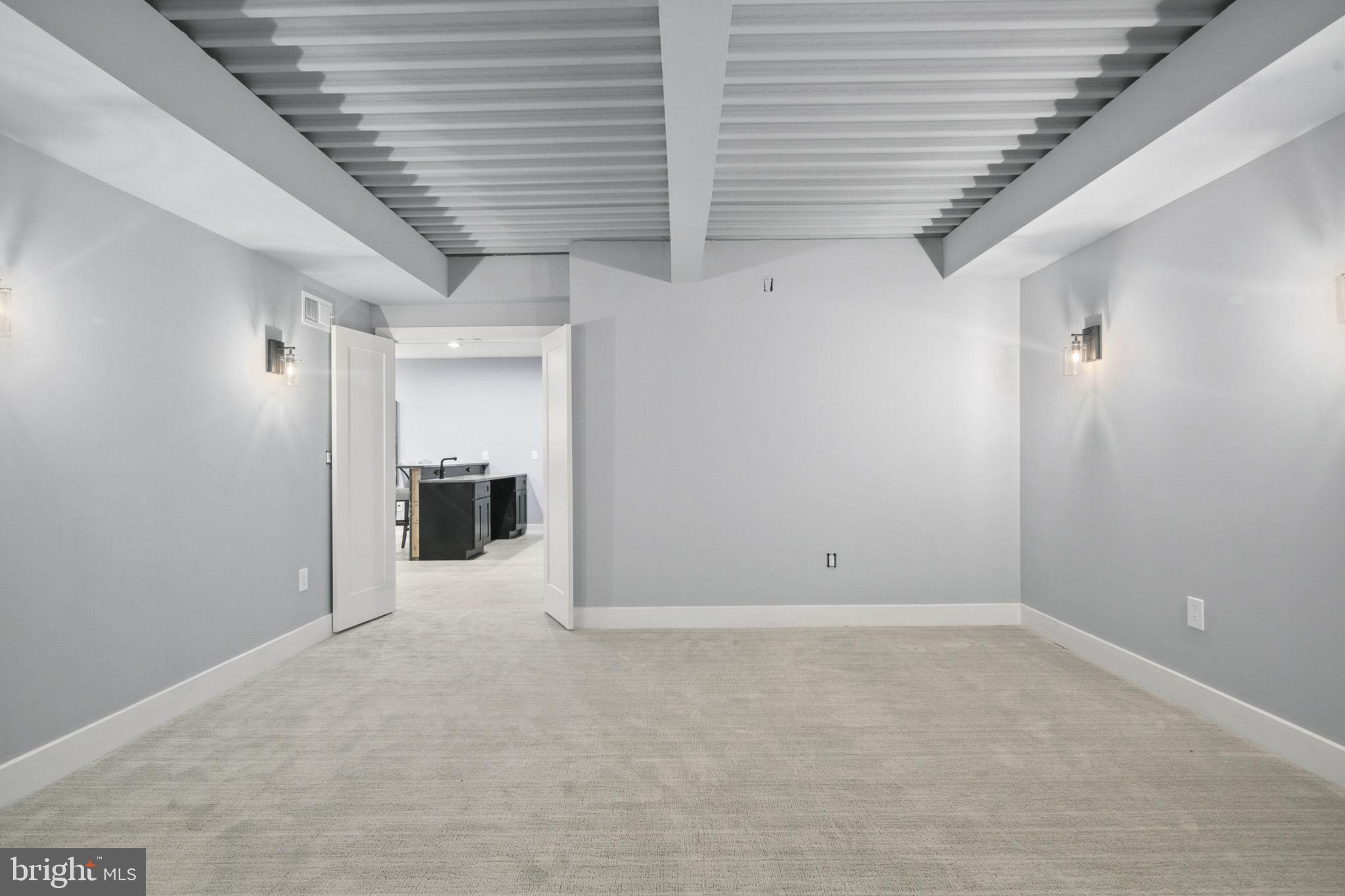 WEST VIENNA WOODS - Residential