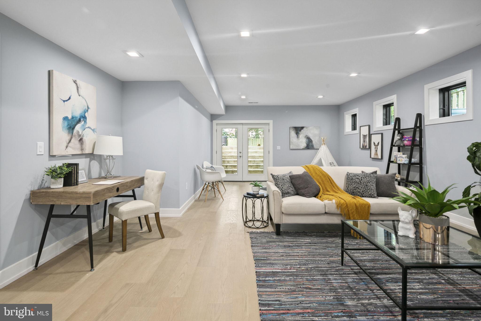 WEST VIENNA WOODS - Residential