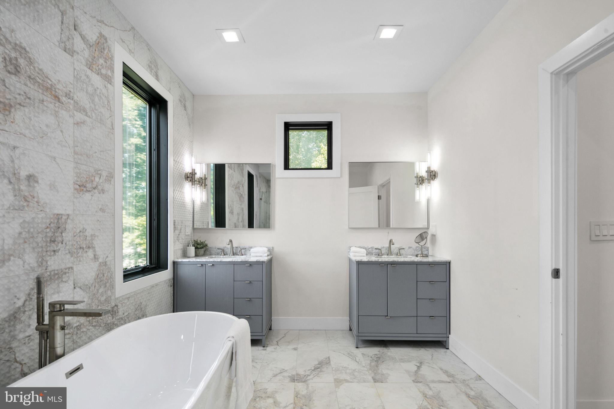 WEST VIENNA WOODS - Residential