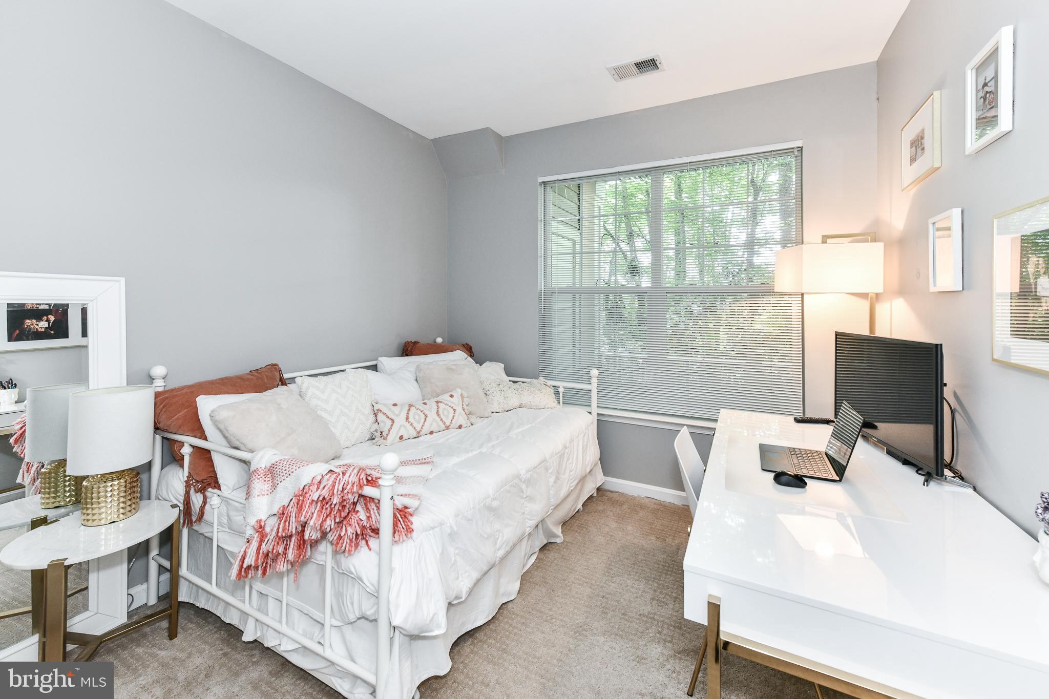 SUTTON RIDGE - Residential Lease