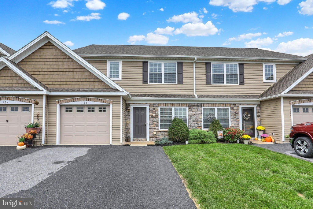 Photo of 188 Randolph Drive, ELIZABETHTOWN, PA 17022 (MLS # PALA2097080)