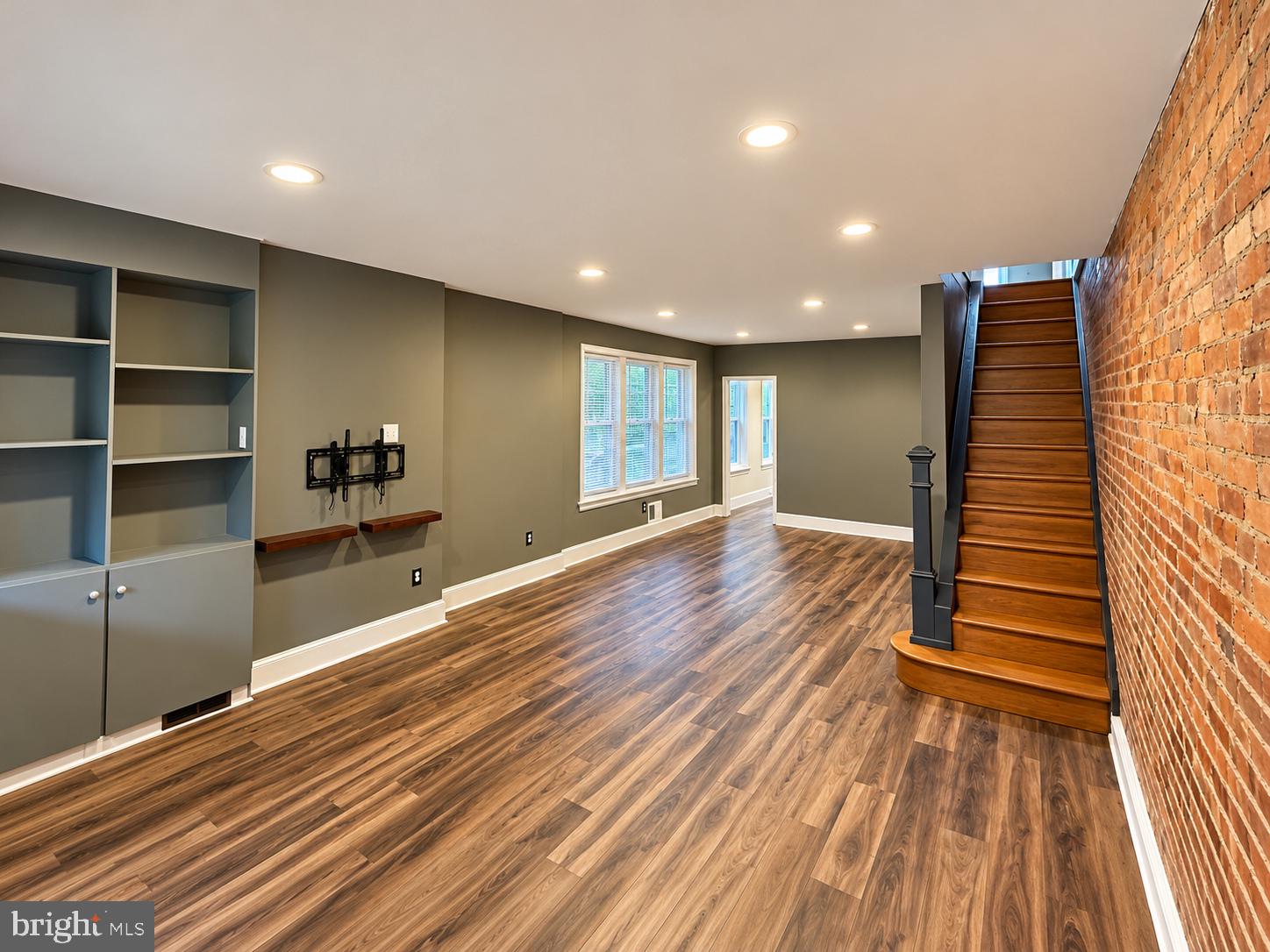 1111 W 9TH STREET