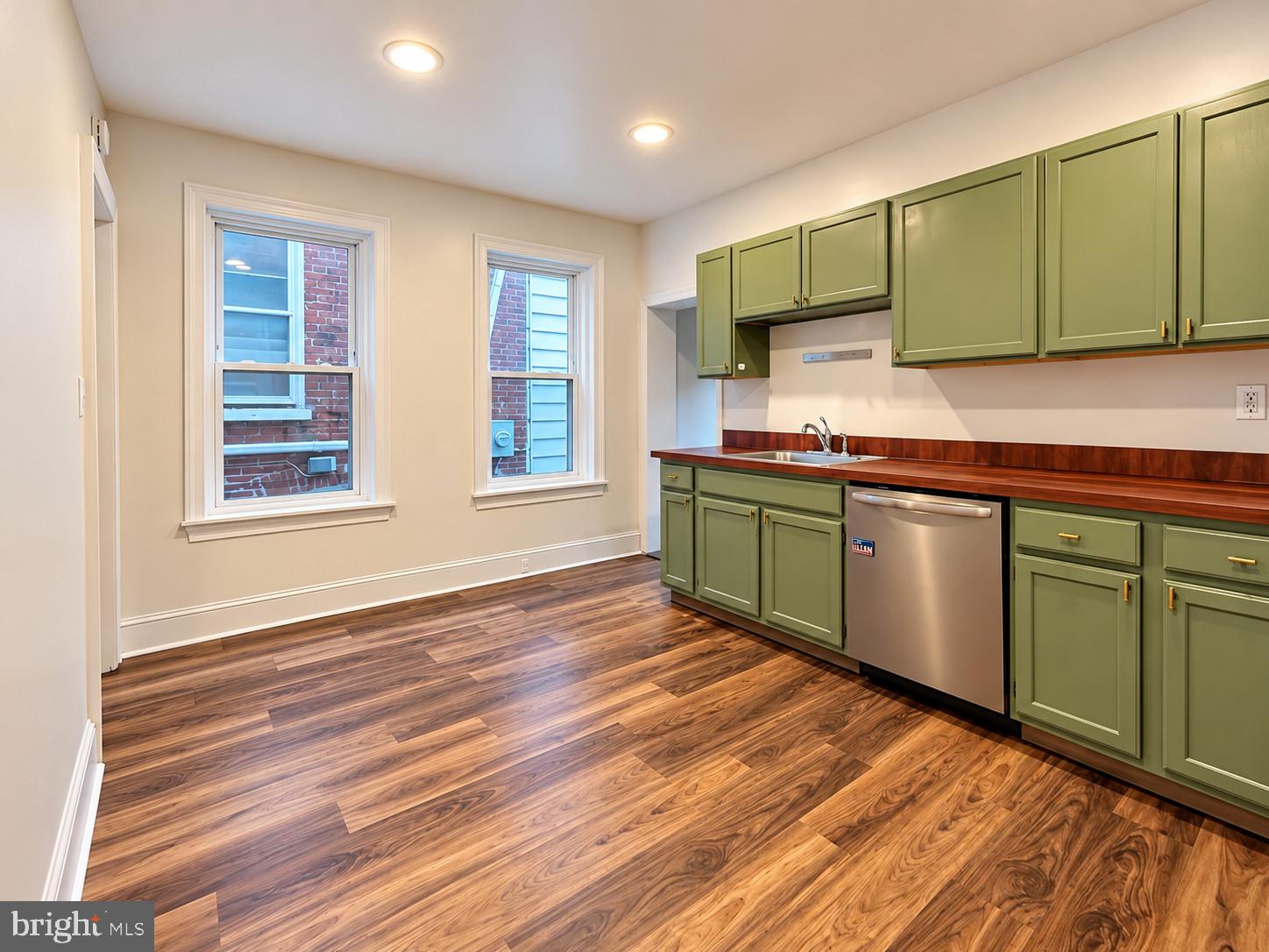 1111 W 9TH STREET