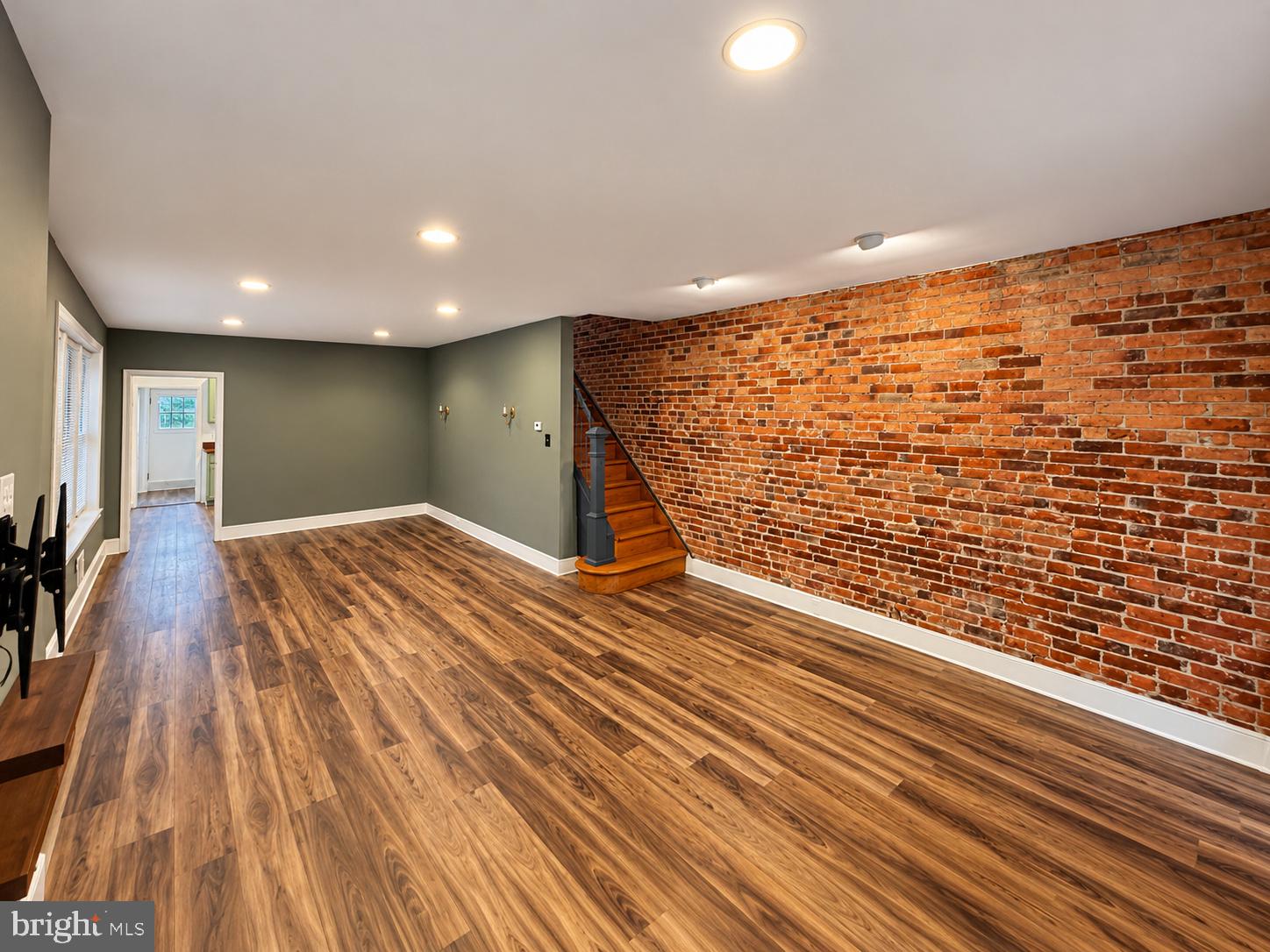 1111 W 9TH STREET