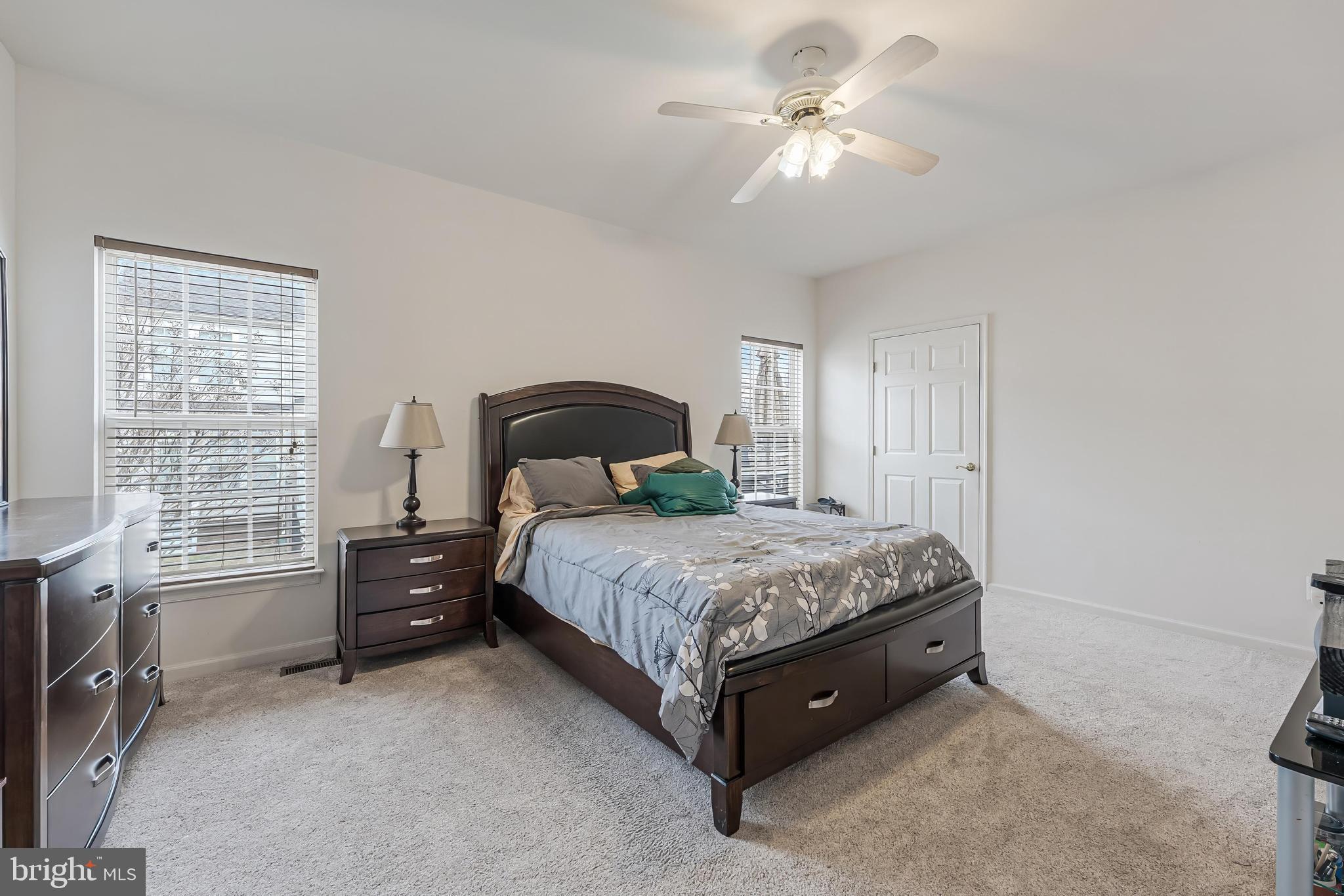 ASHBURN VILLAGE - Residential