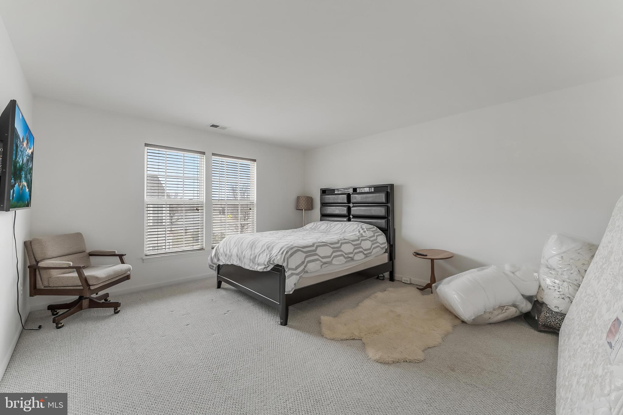 ASHBURN VILLAGE - Residential